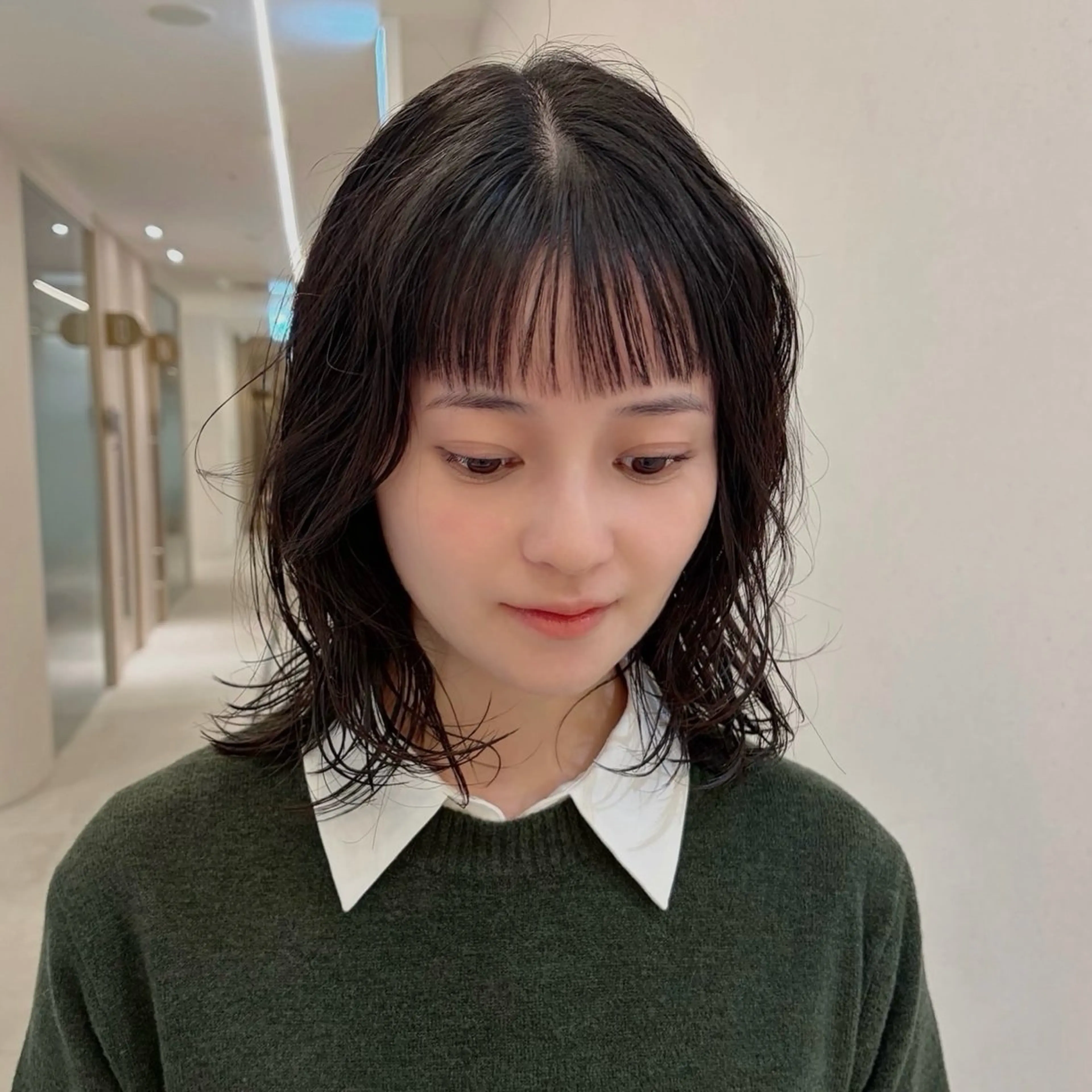 ミディアム カット ヘアカラー パーマ トリートメント foto所属・𝐁𝐋𝐔𝐄𝐓 /代表 / 荒井史行のヘアスタイル