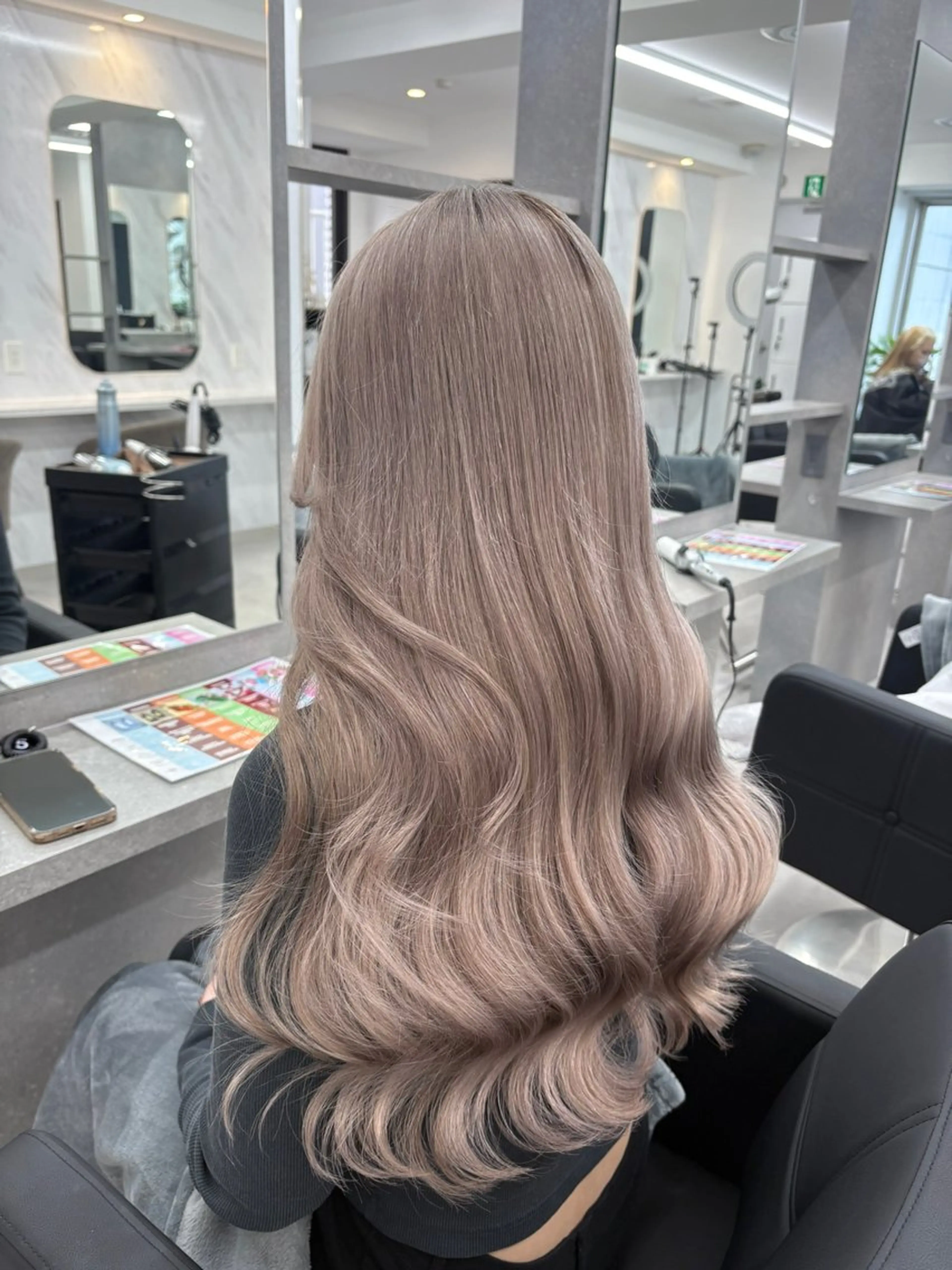 ロング カット ヘアカラー トリートメント Lapis所属・韓国レイヤーカット/ AIRIのヘアスタイル