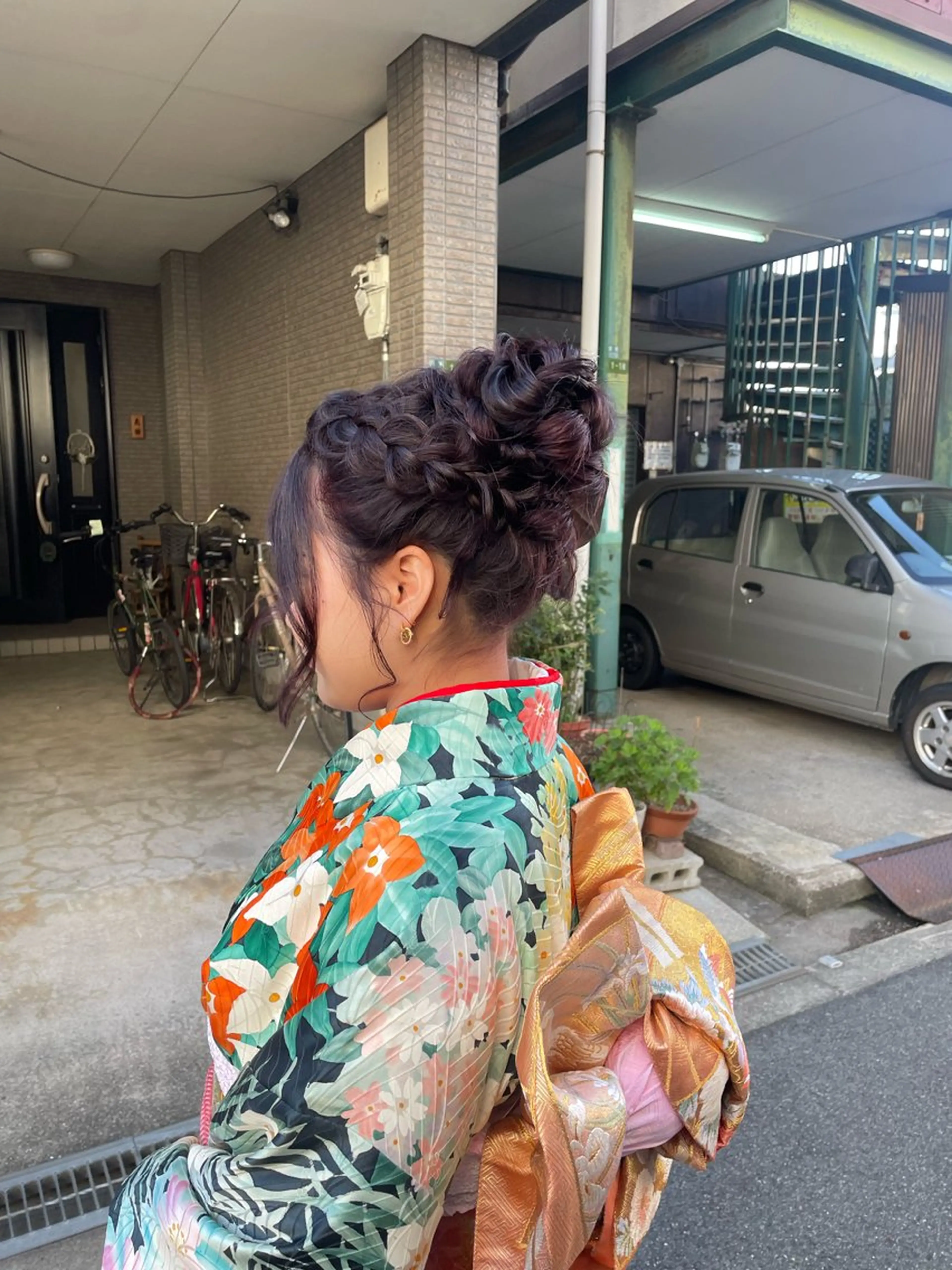 ヘアアレンジ 成人式 お団子ヘア 金城 二千夏のヘアスタイル