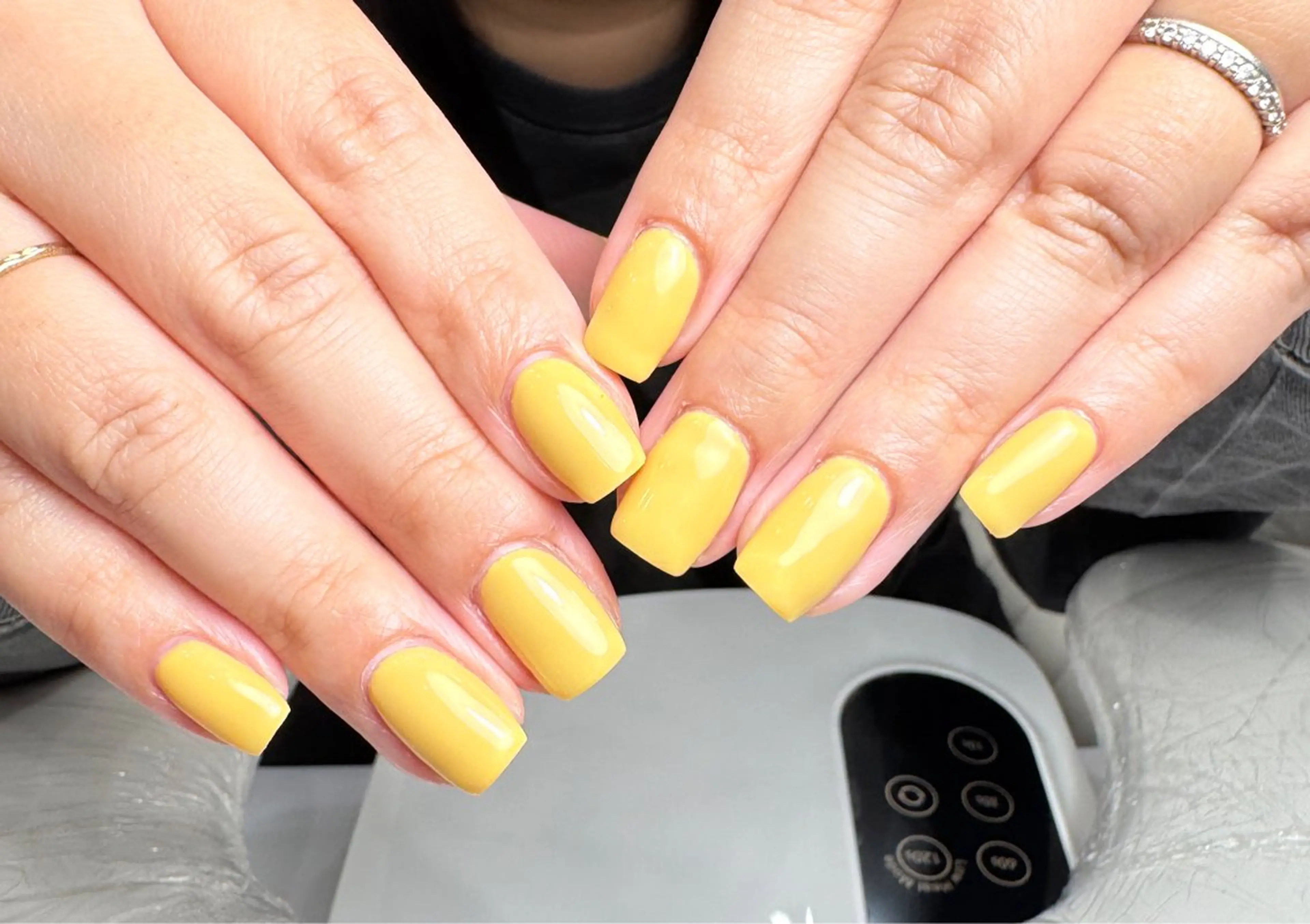 自爪ネイル、ワンカラの写真