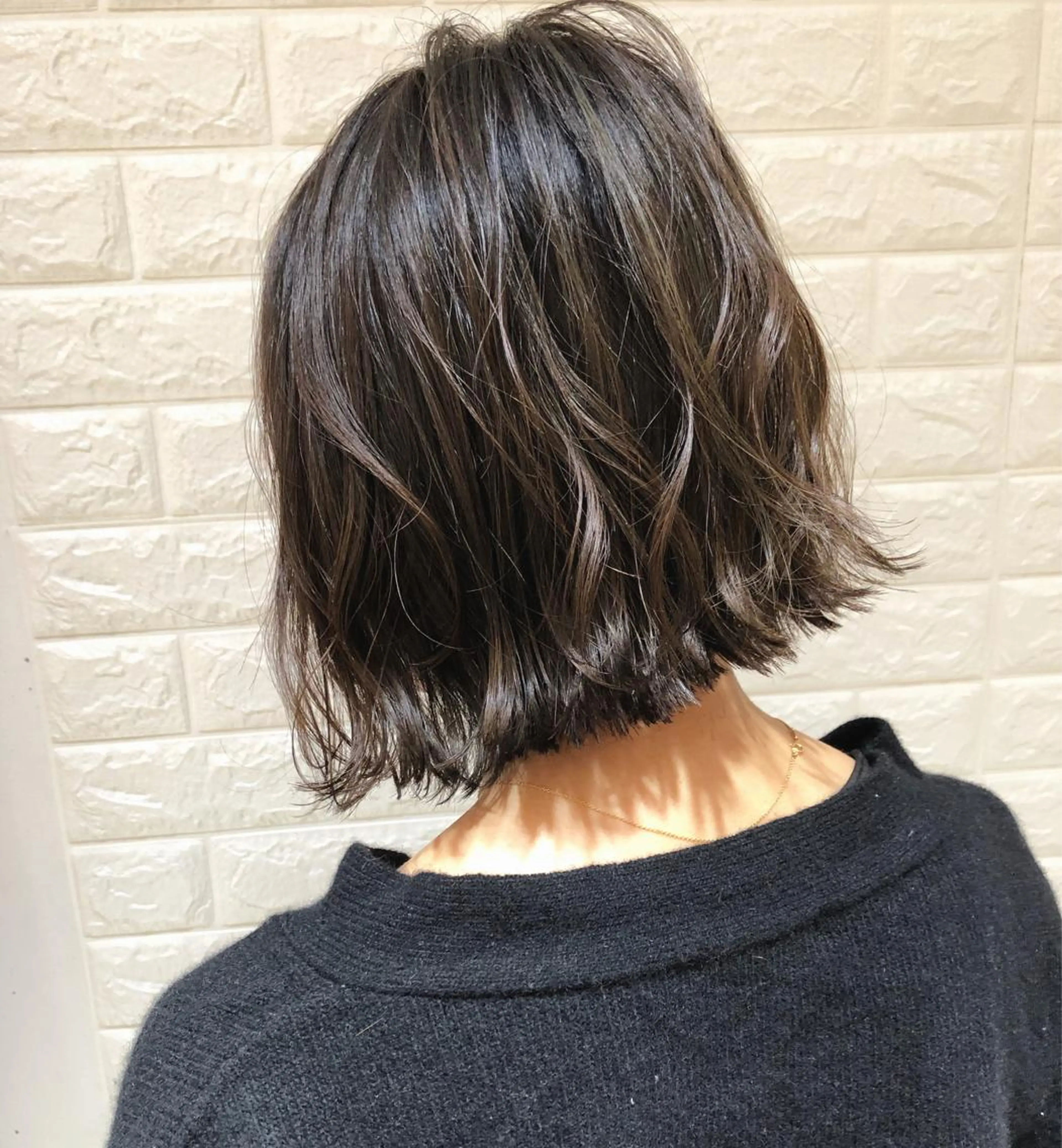 ミディアム カラー THE DAY所属・AKI HASHIMOTOのヘアスタイル