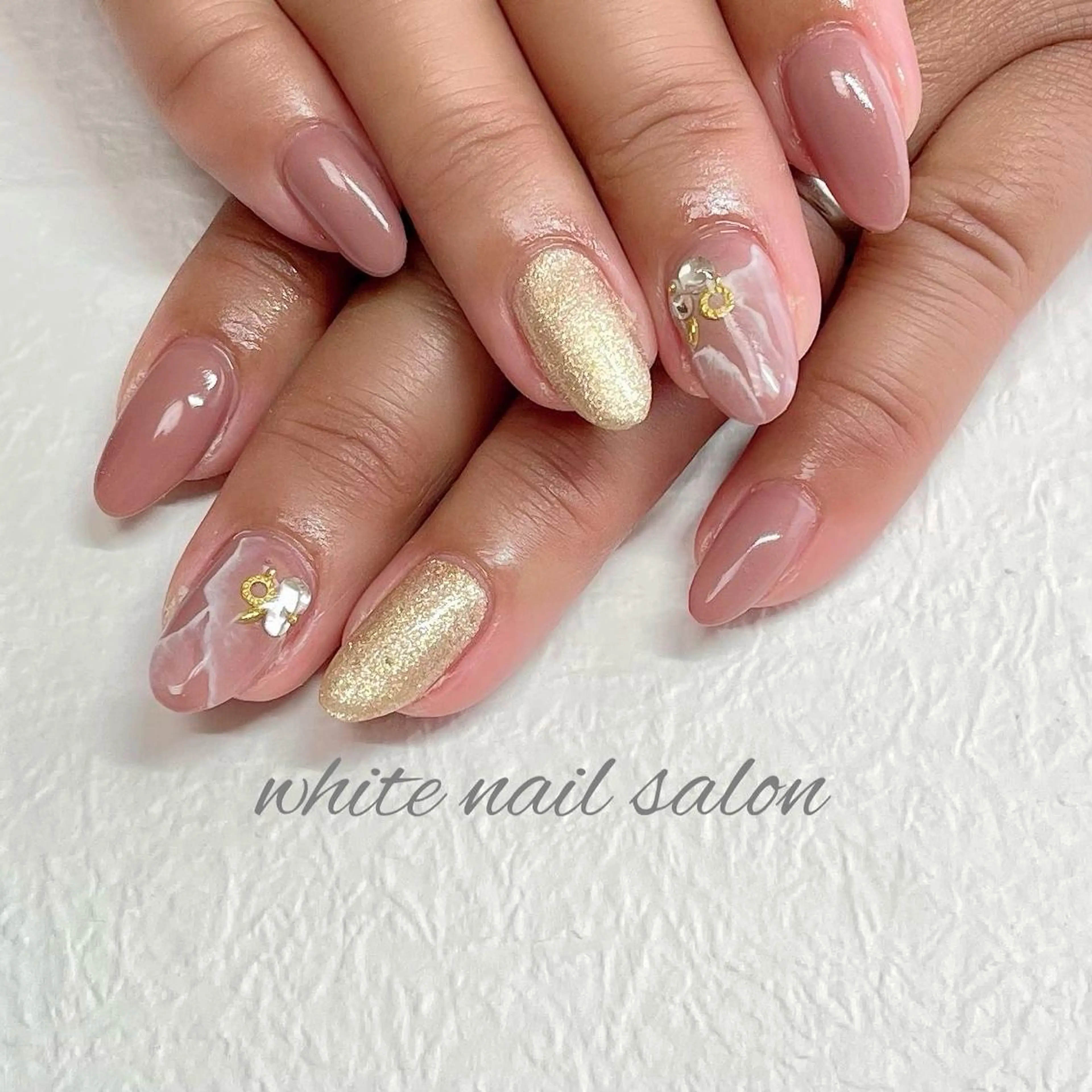 ネイル フットネイル ジェルネイル ハードジェル ラメ(グリッター) 持ち込み ハンドネイル white nail salonのネイルデザイン