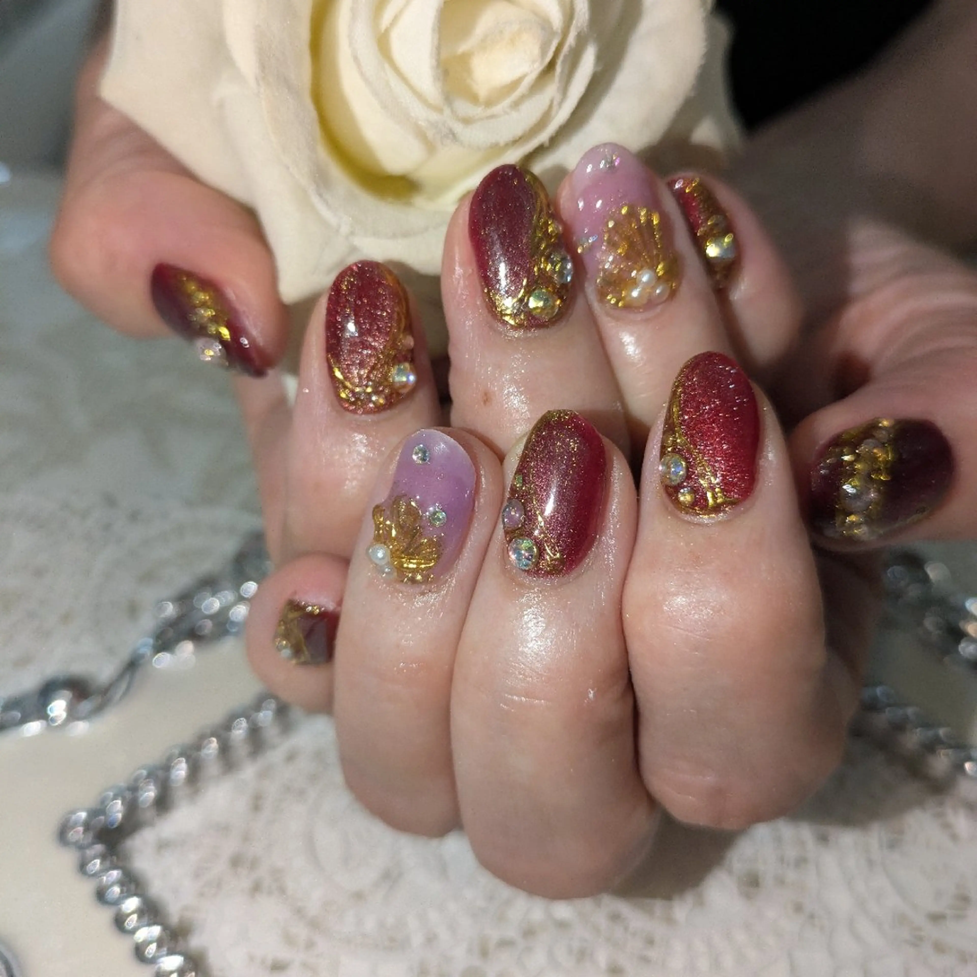 ネイル エステとネイル ローズコンフォートのネイルデザイン