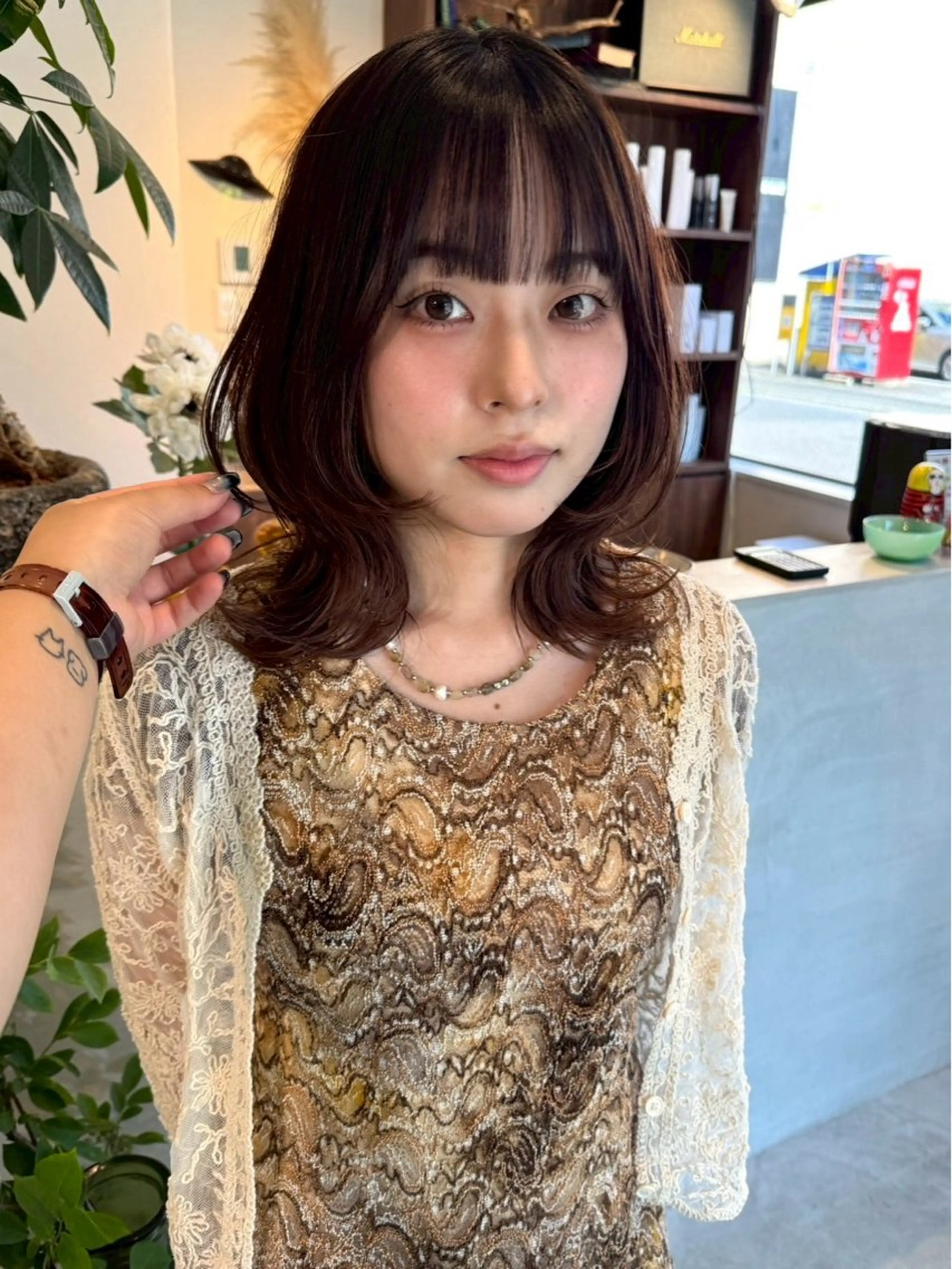 ミディアム 伸ばしかけ ハッシュカット 韓国風ヘア レイヤーカット カット ヘアカラー トリートメント (h)wim ウィムのヘアスタイル