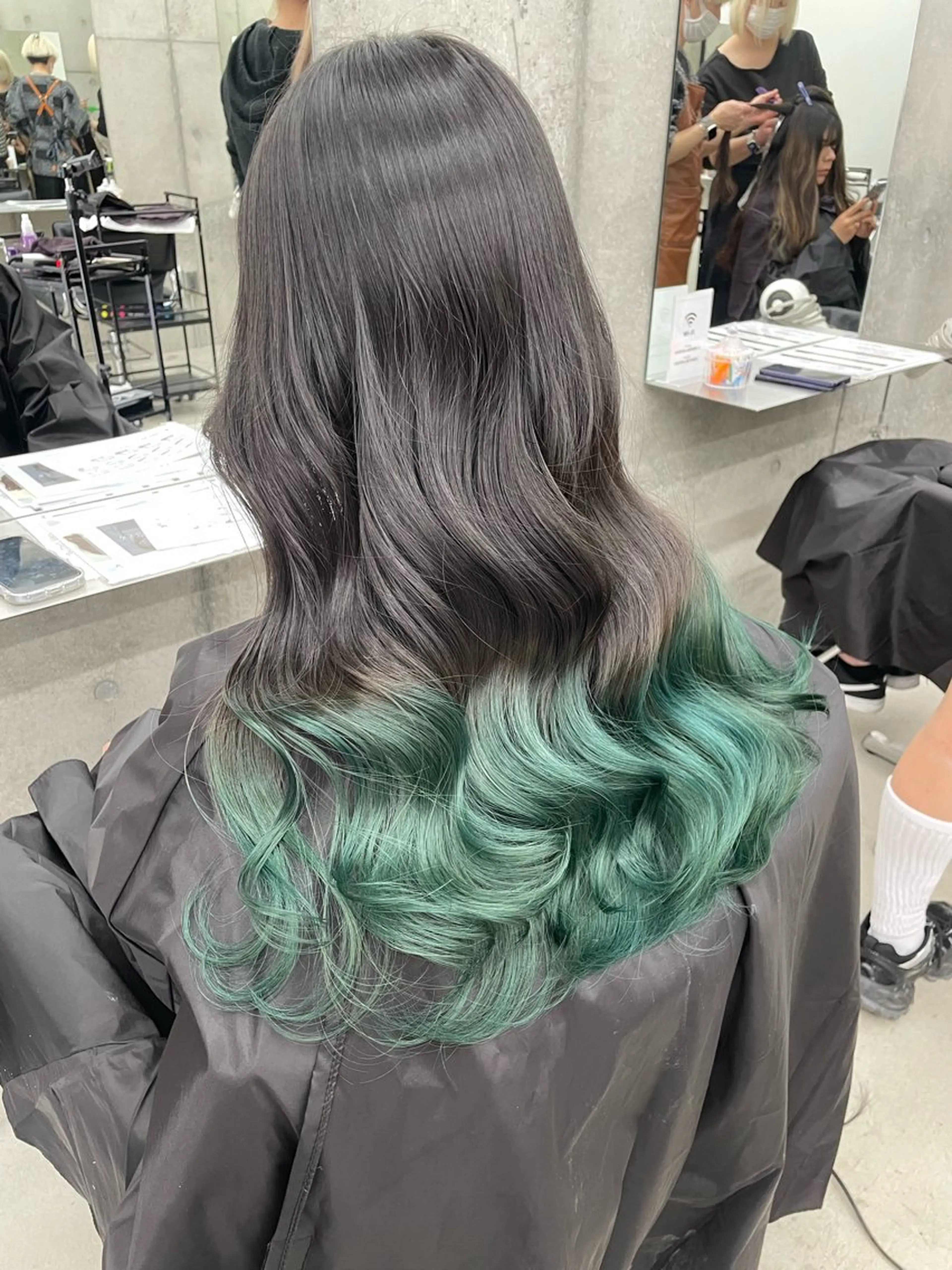 ロング ヘアカラー 福田 彩心のヘアスタイル