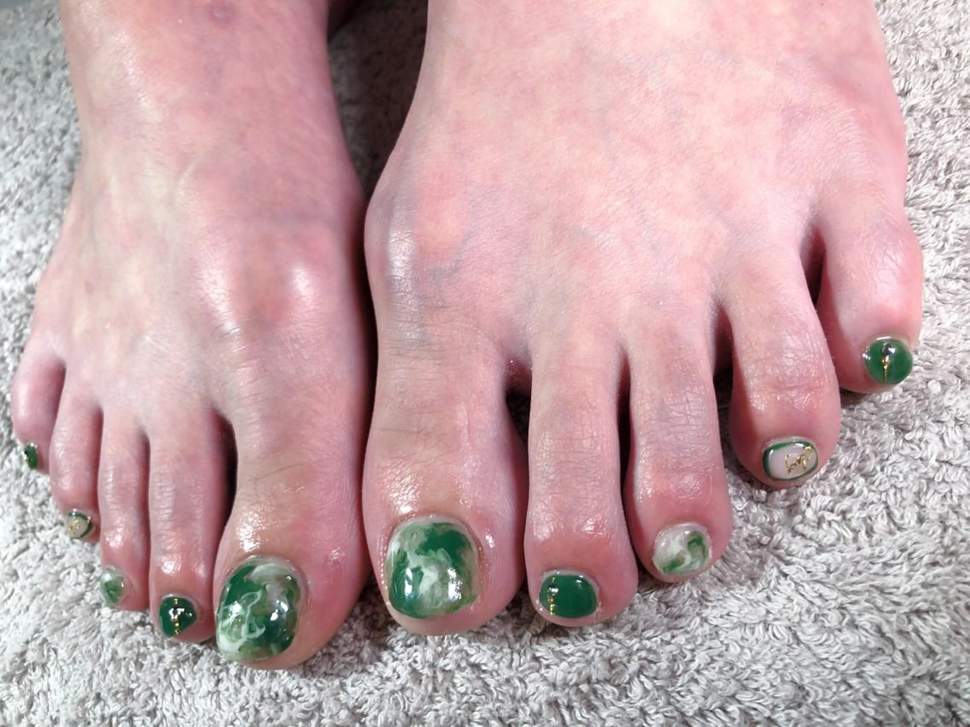 ネイル iiloo aromaworksのネイルデザイン