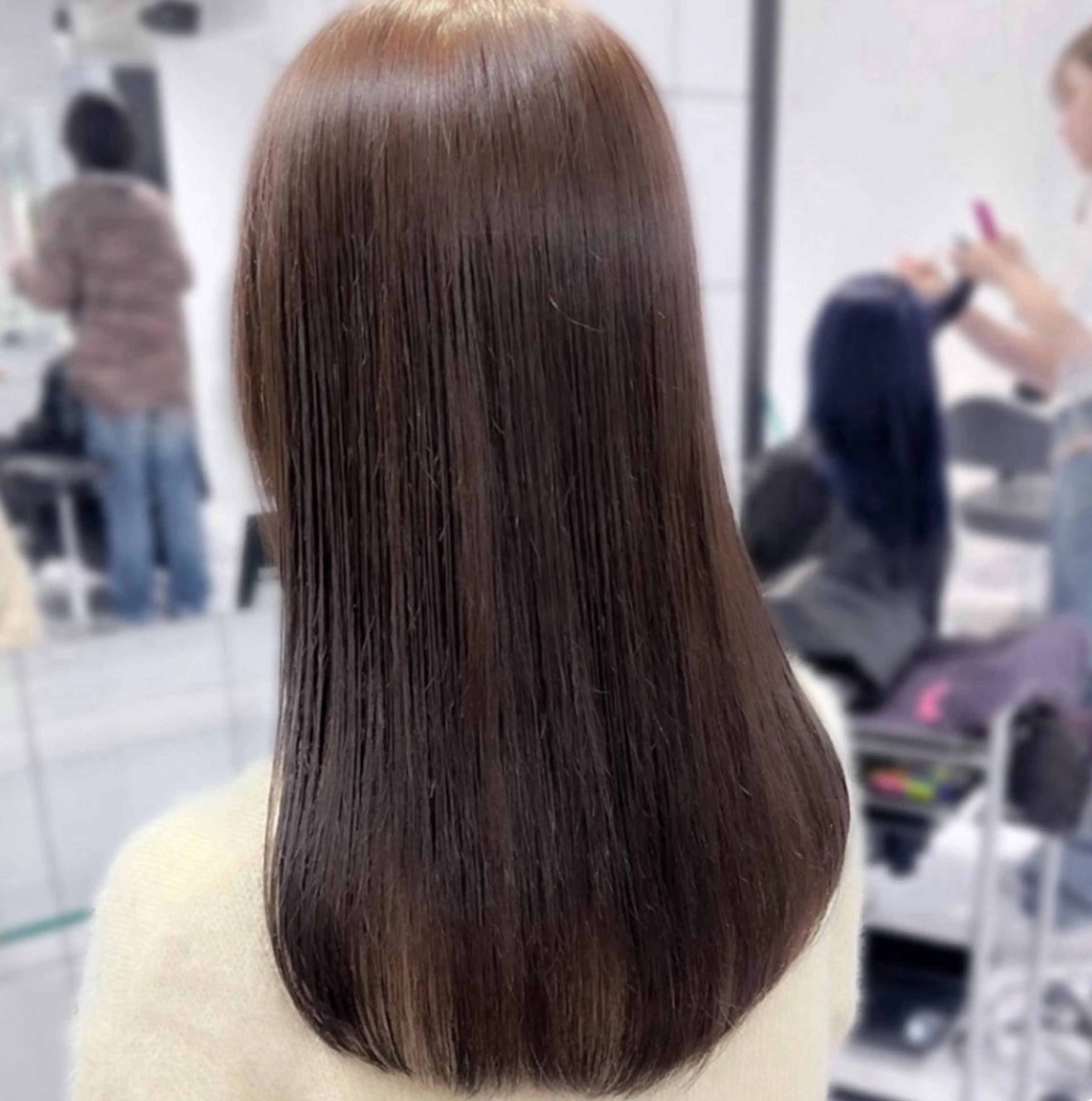 ロング カラー 🫧うる艶トレンド 🫧透明感カラーのヘアスタイル