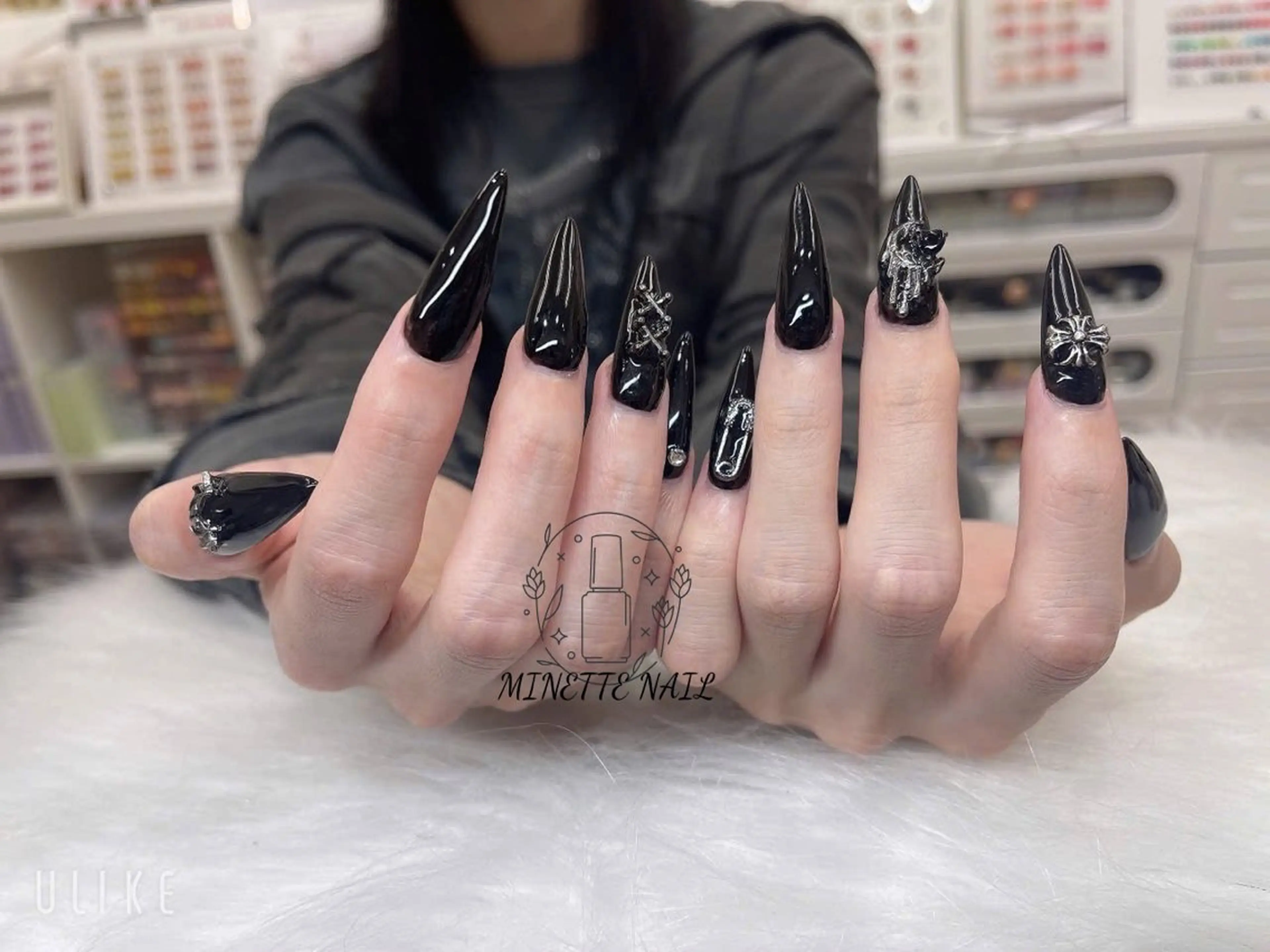 ネイル 長さ出し フレンチネイル ジェルネイル ガラスフレンチ 韓国ネイル ハンドネイル Minette nailHuongのネイルデザイン