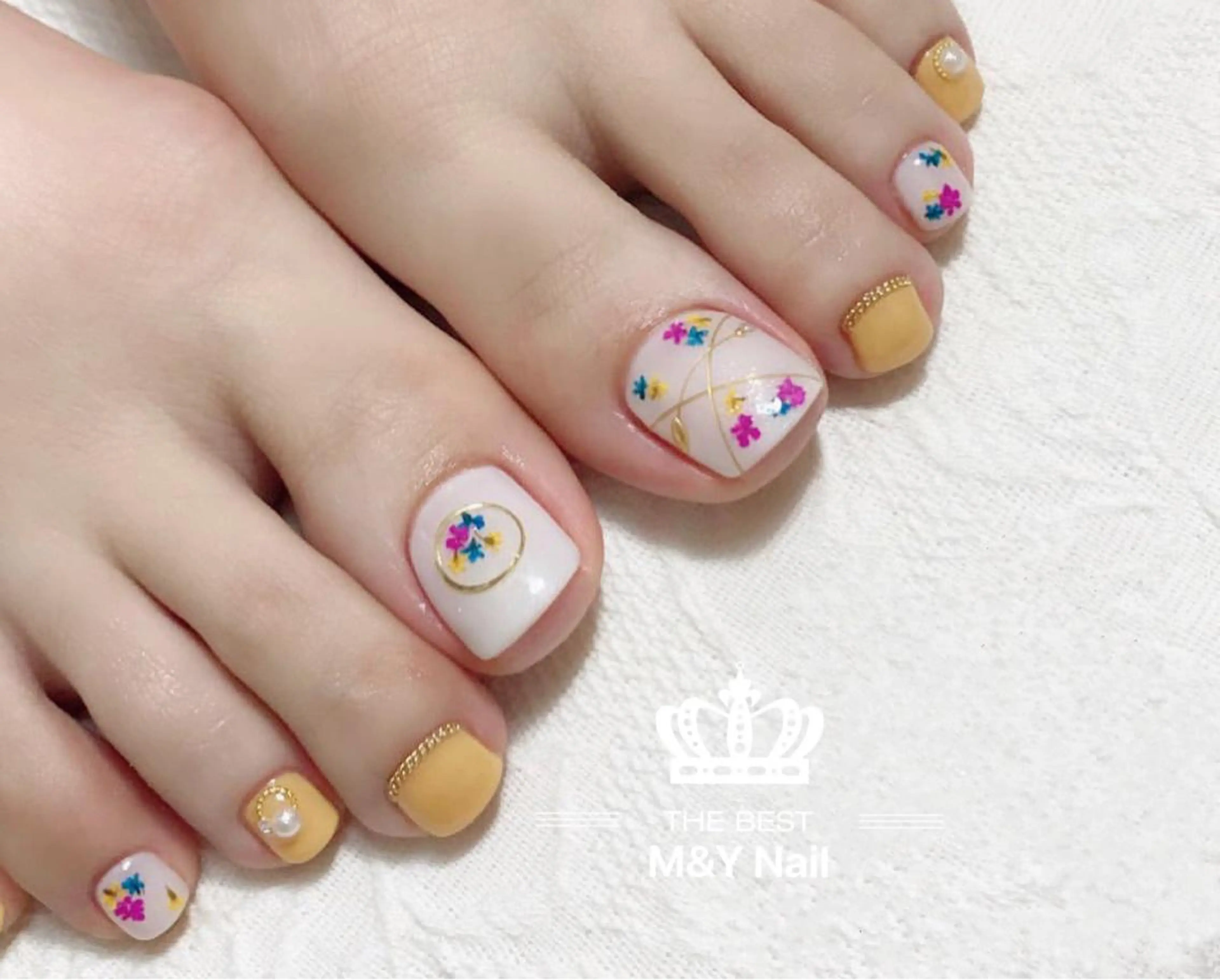 カラー フットネイル M&Y NailSalonのネイルデザイン