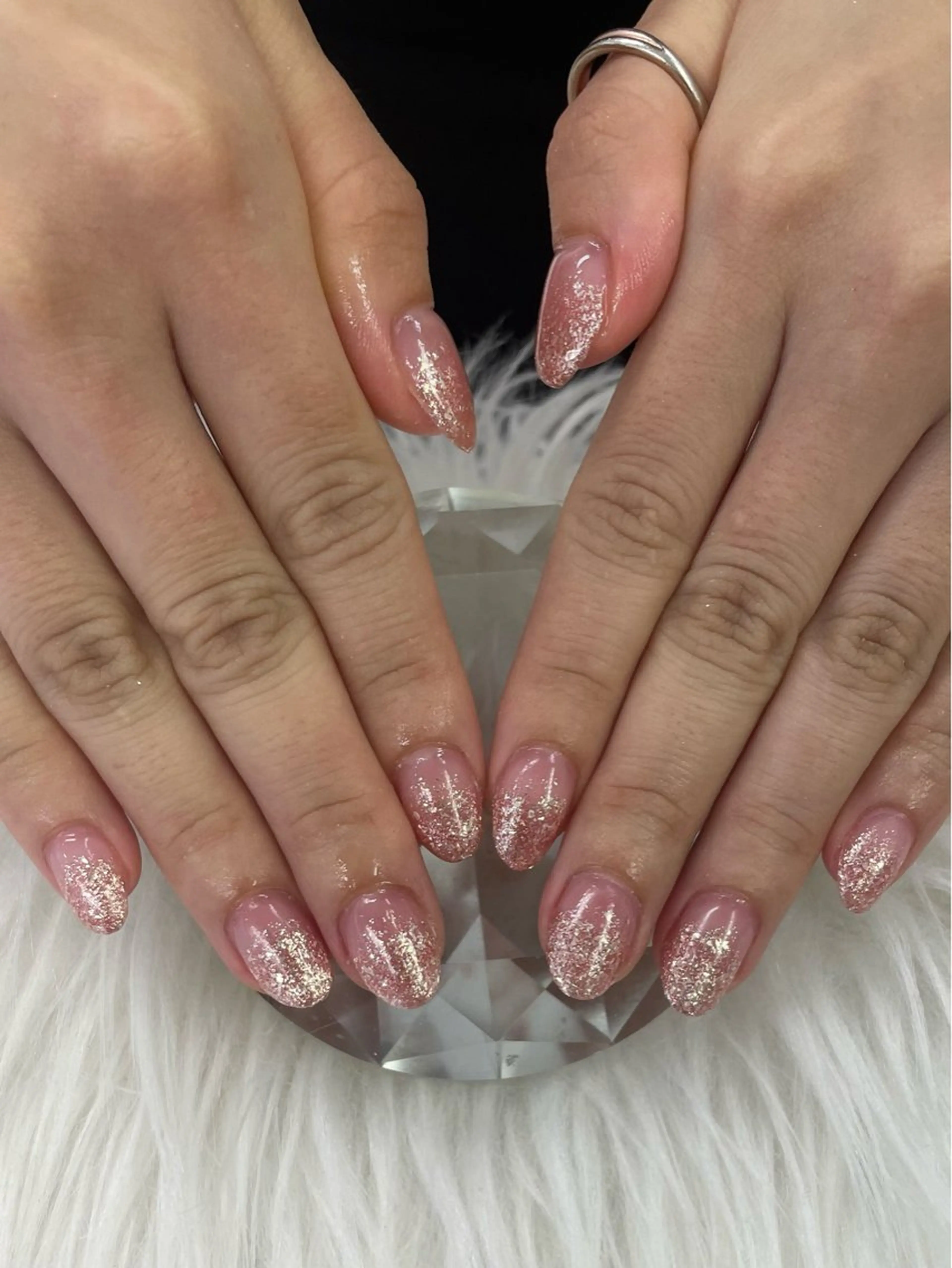 ネイル ラメ(グリッター) ラメグラデーション FREEME【フリーミ】所属・FREEME 🌼アビのネイルデザイン