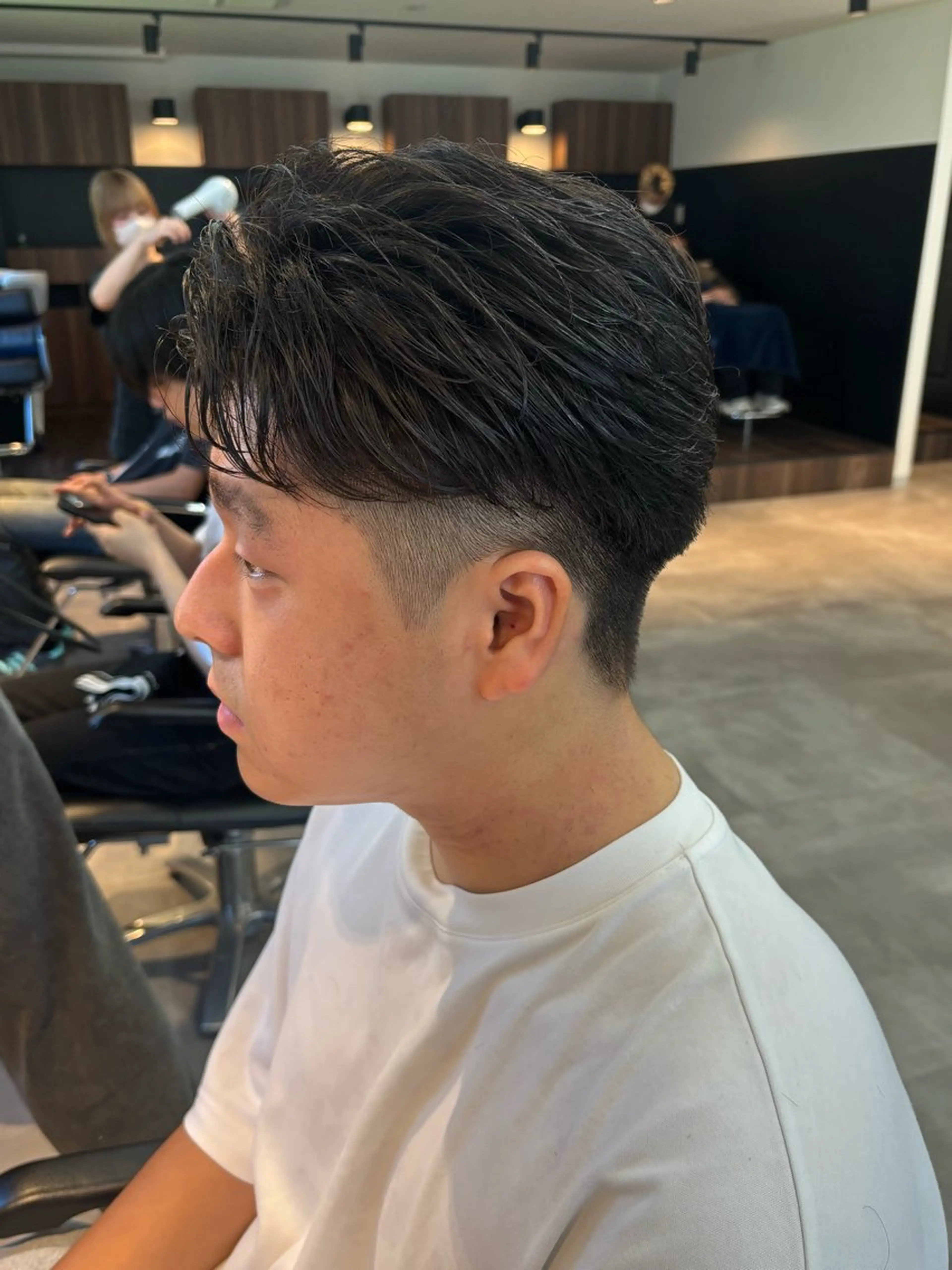 メンズ 刈り上げ カット フェザーパーマ/韓国 /メンズカット保立のヘアスタイル