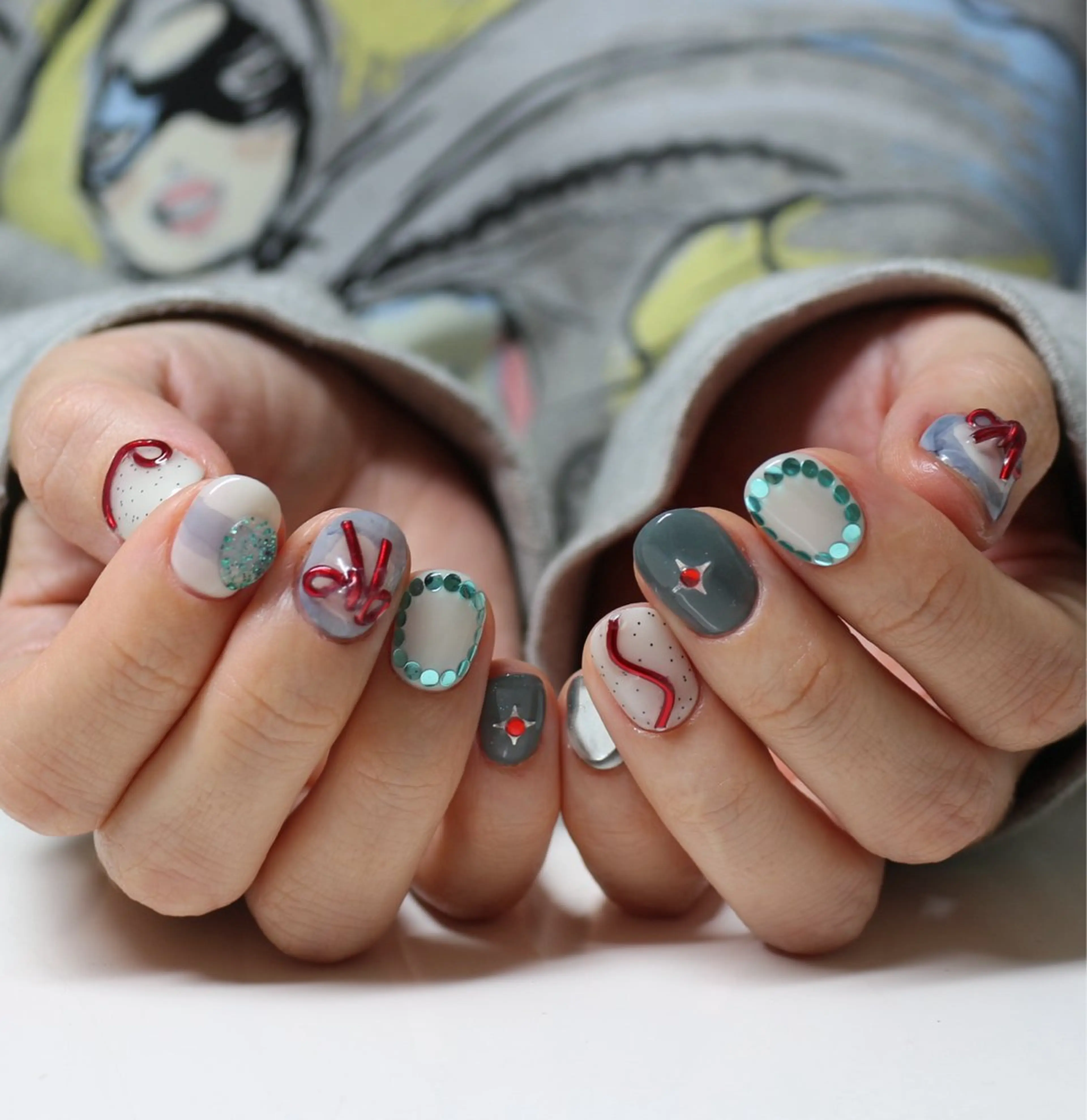 ネイル ホログラムネイル キラキラネイル 韓国ネイル リボン ワンホンネイル ハンドネイル Baku Nailsのネイルデザイン