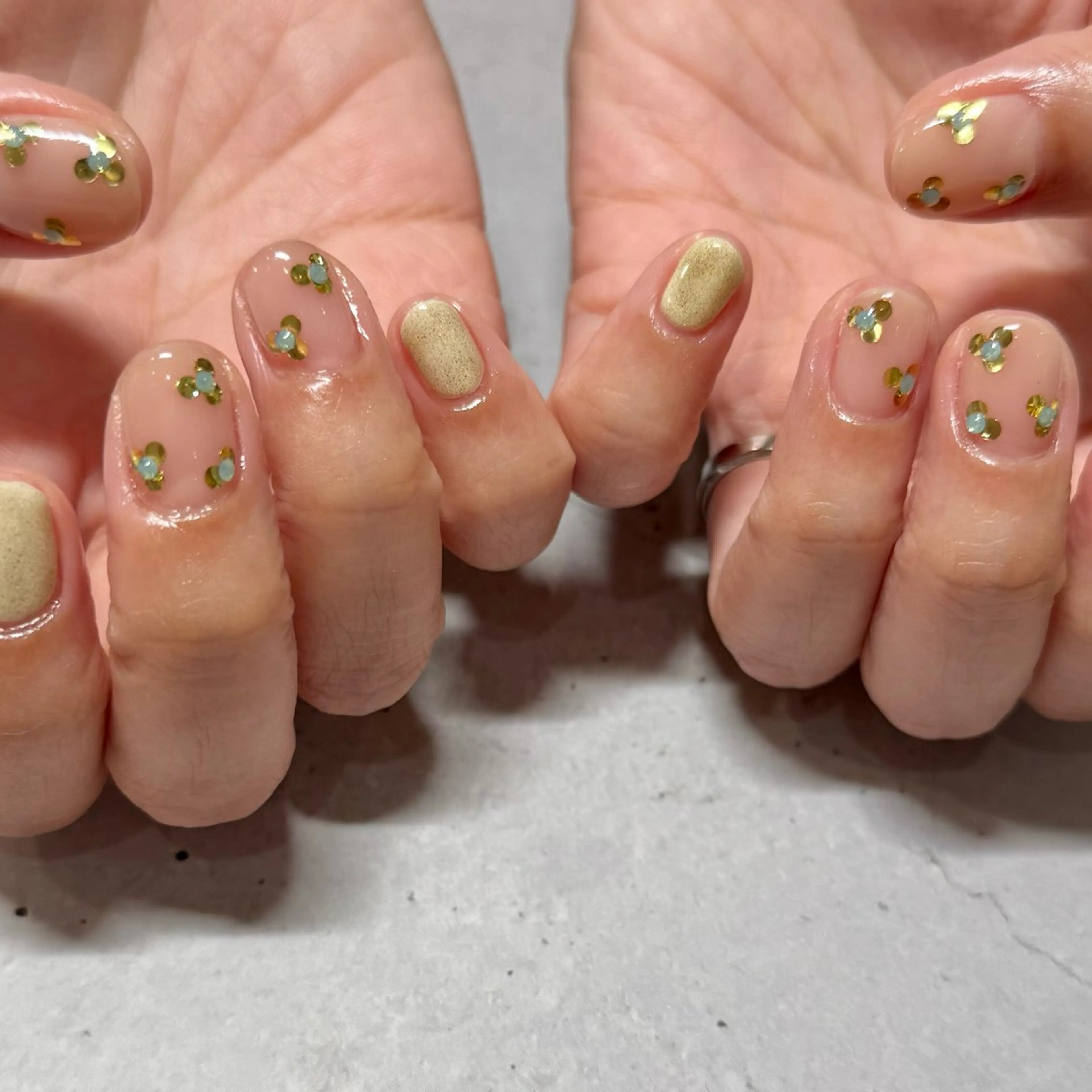 ネイル マグネットネイル chika .のネイルデザイン