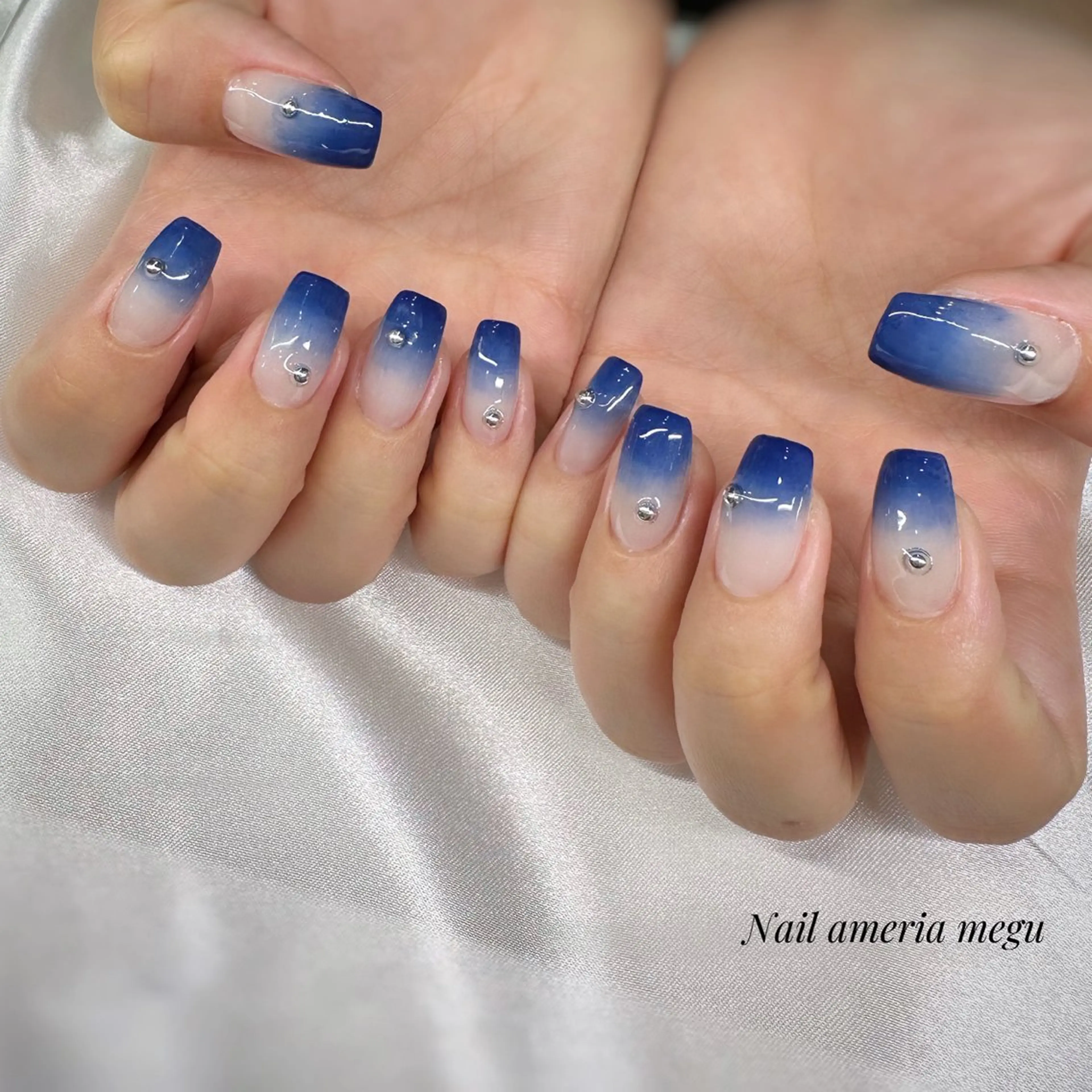 ネイル ブルー グラデーション ハンドネイル Nail ameria megu所属・ameria meguのネイルデザイン