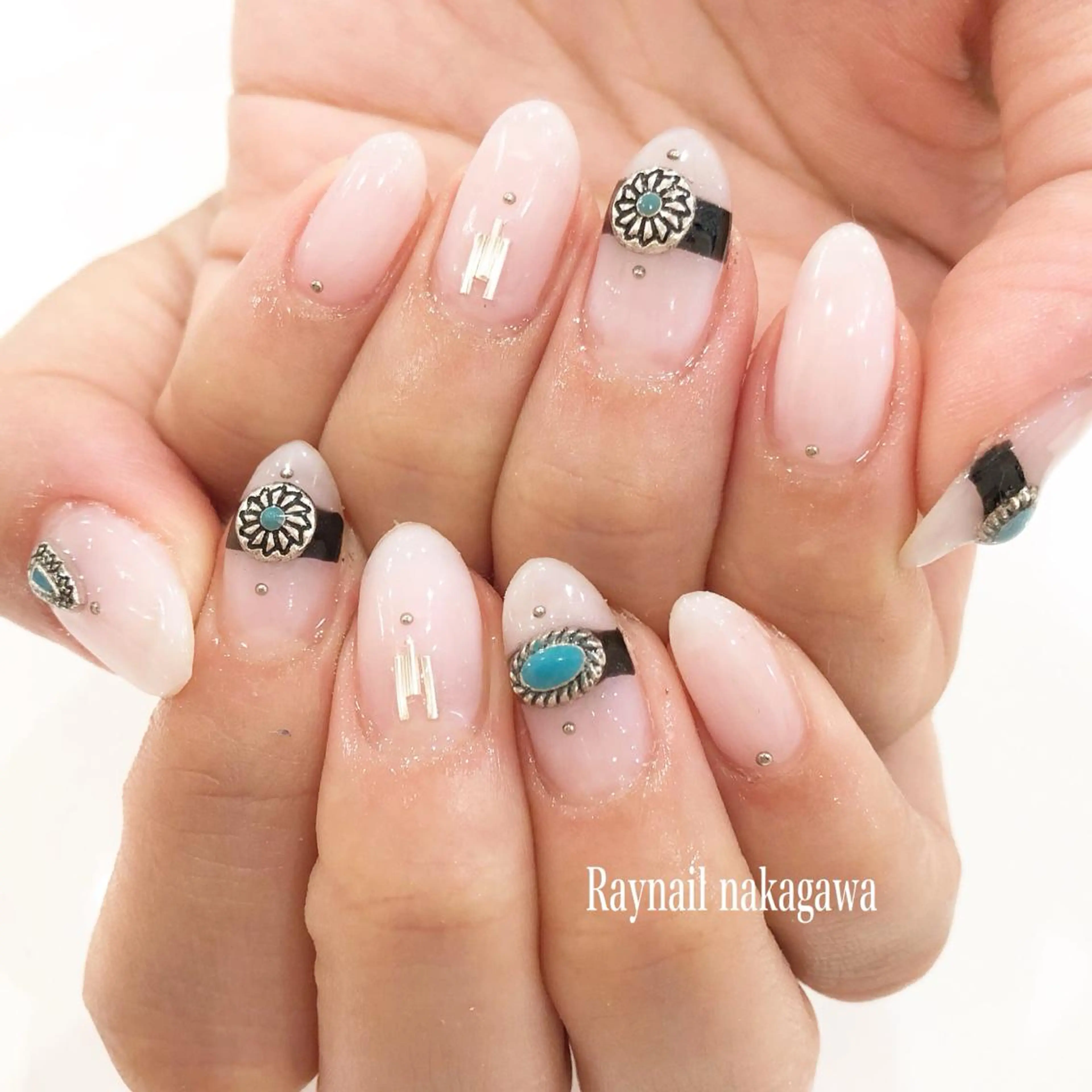 ネイル nailstudio ′ecole所属・nailstudio ′ecoleのネイルデザイン