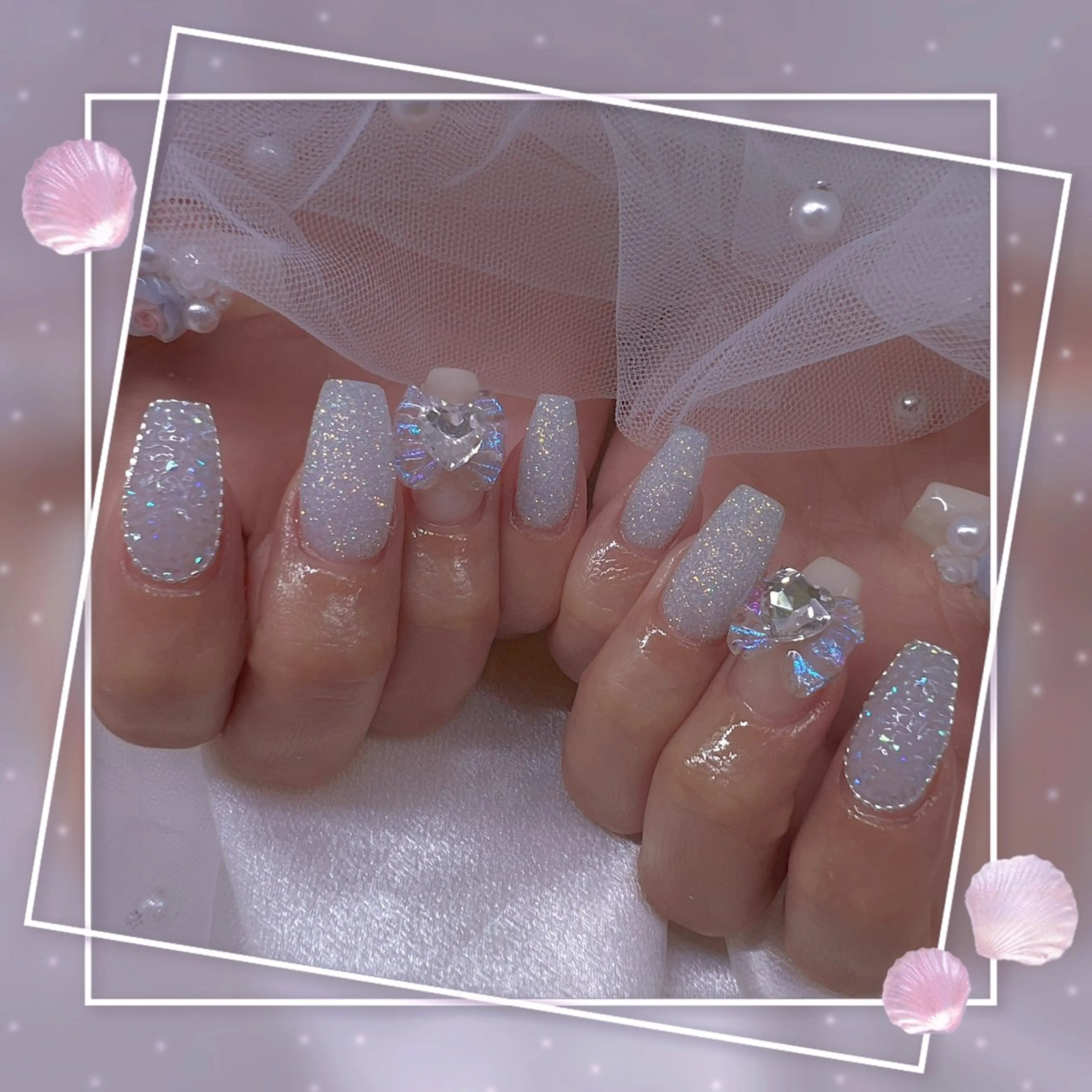 🌺韓国風ネイル🌺(オフ無料)シュガーネイル+ピクシー+パーツ4個の写真