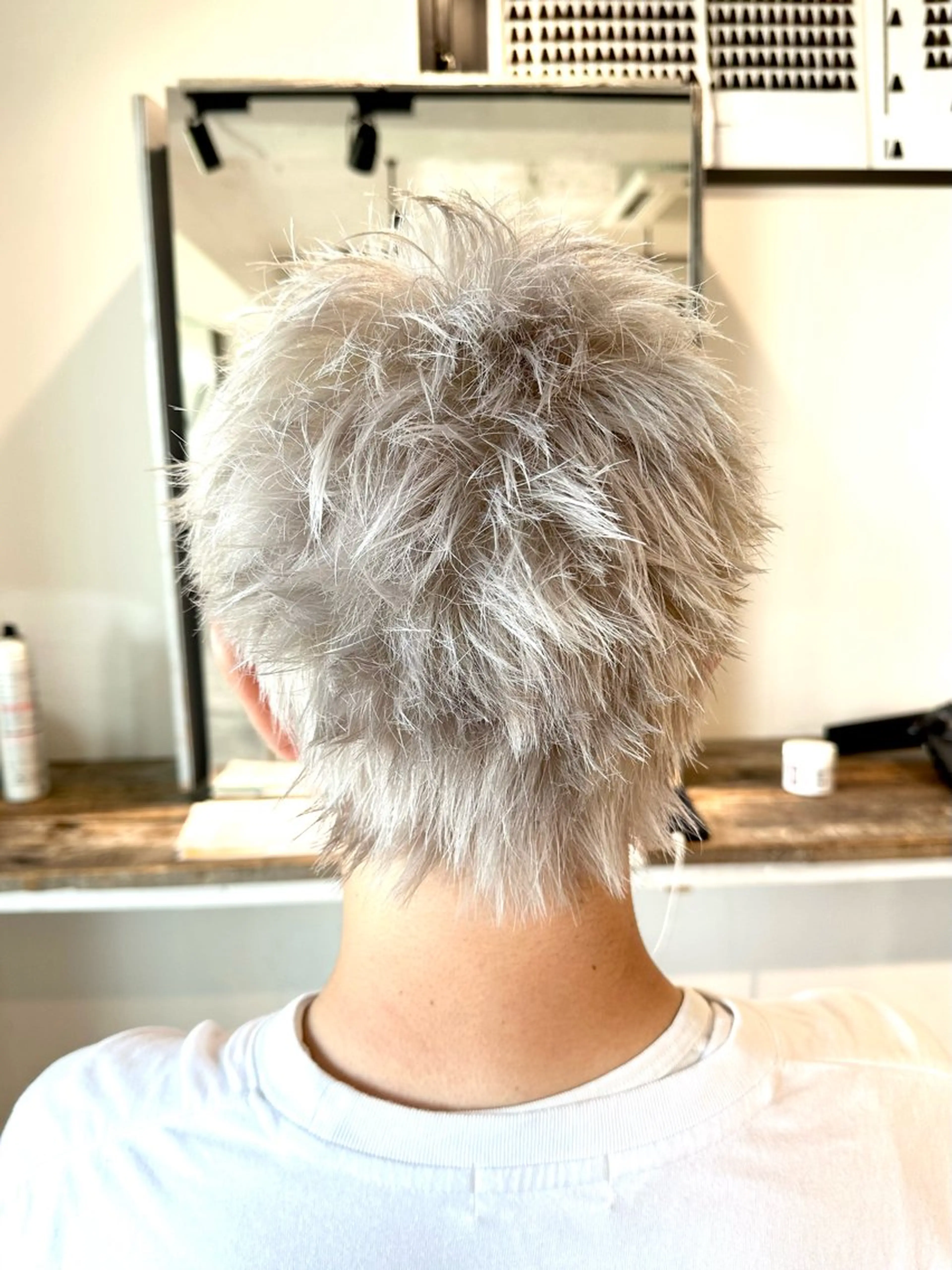 カラー メンズ メンズハイトーン メンズパーマ スパイキーショート ハイトーンカラー シルバー カット ヘアカラー トリートメント 骨格補正施術/メンズ 専門美容師/YUYAのヘアスタイル