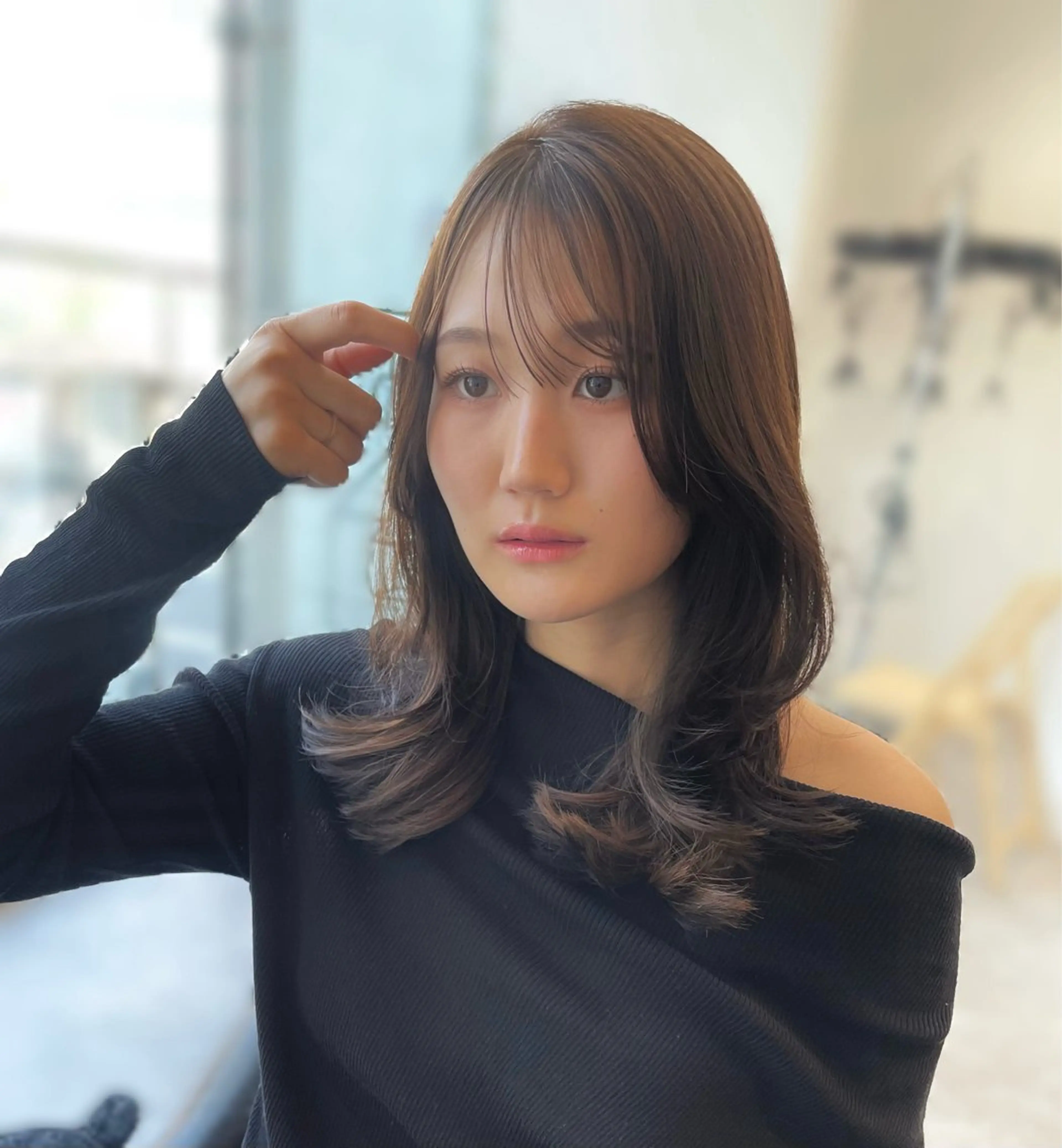 ミディアム ミディアムレイヤー 顔周りカット レイヤーカット 小顔カット 岩城 唯奈のマツエク・マツパデザイン