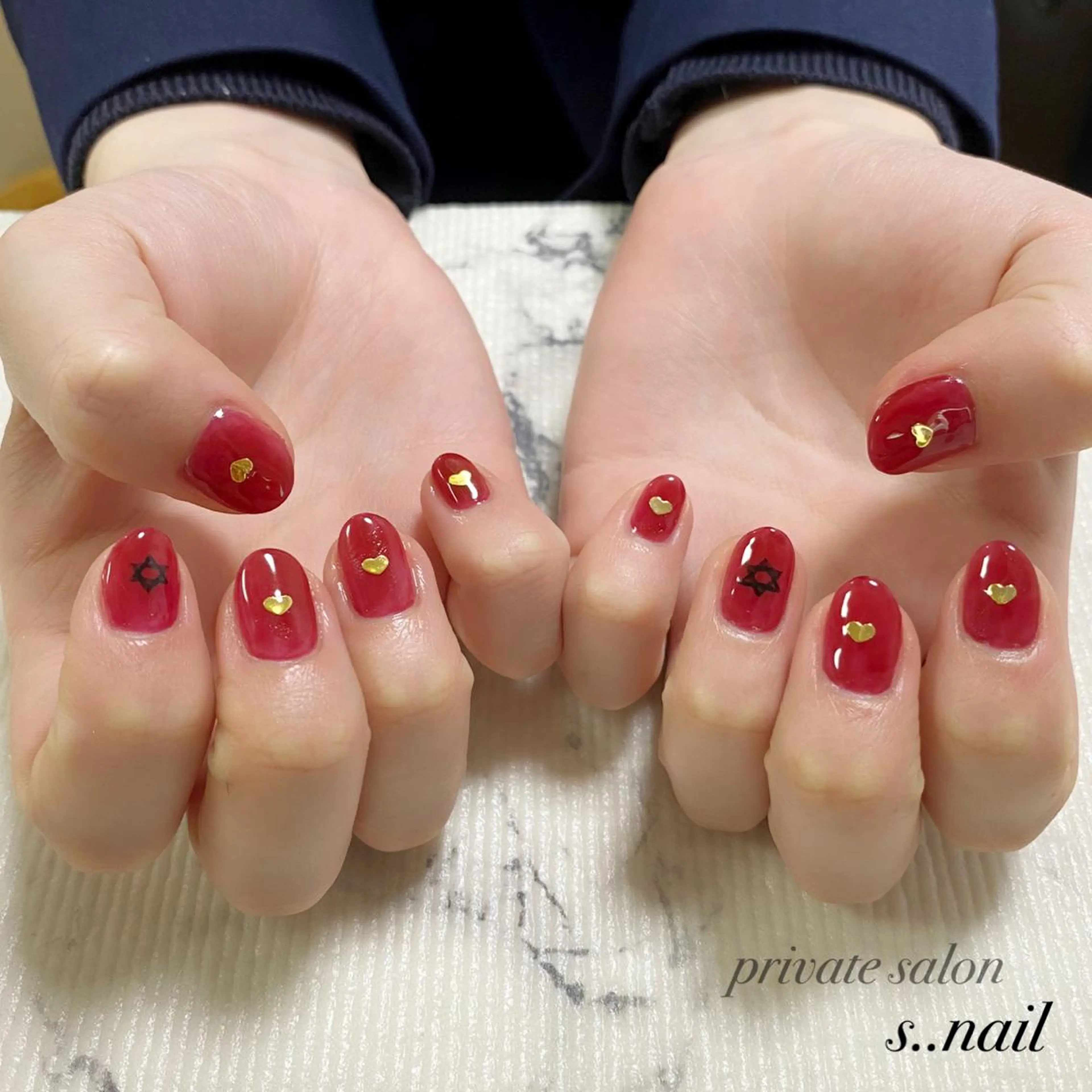 ネイル ジェルネイル 赤色 ハンドネイル フットネイル s..nail / MORITAのネイルデザイン