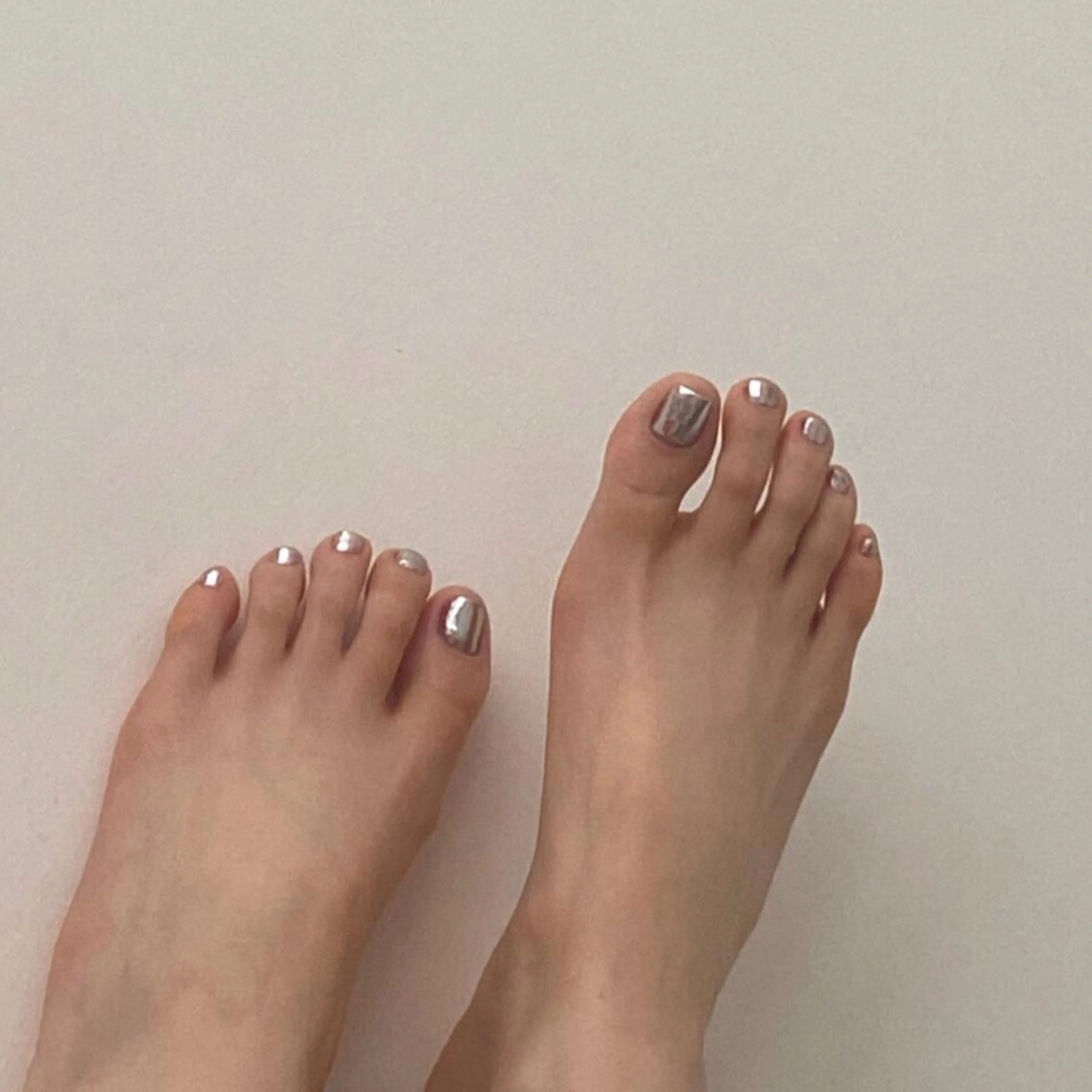 フットミラーまたはマグネットネイル👣の写真