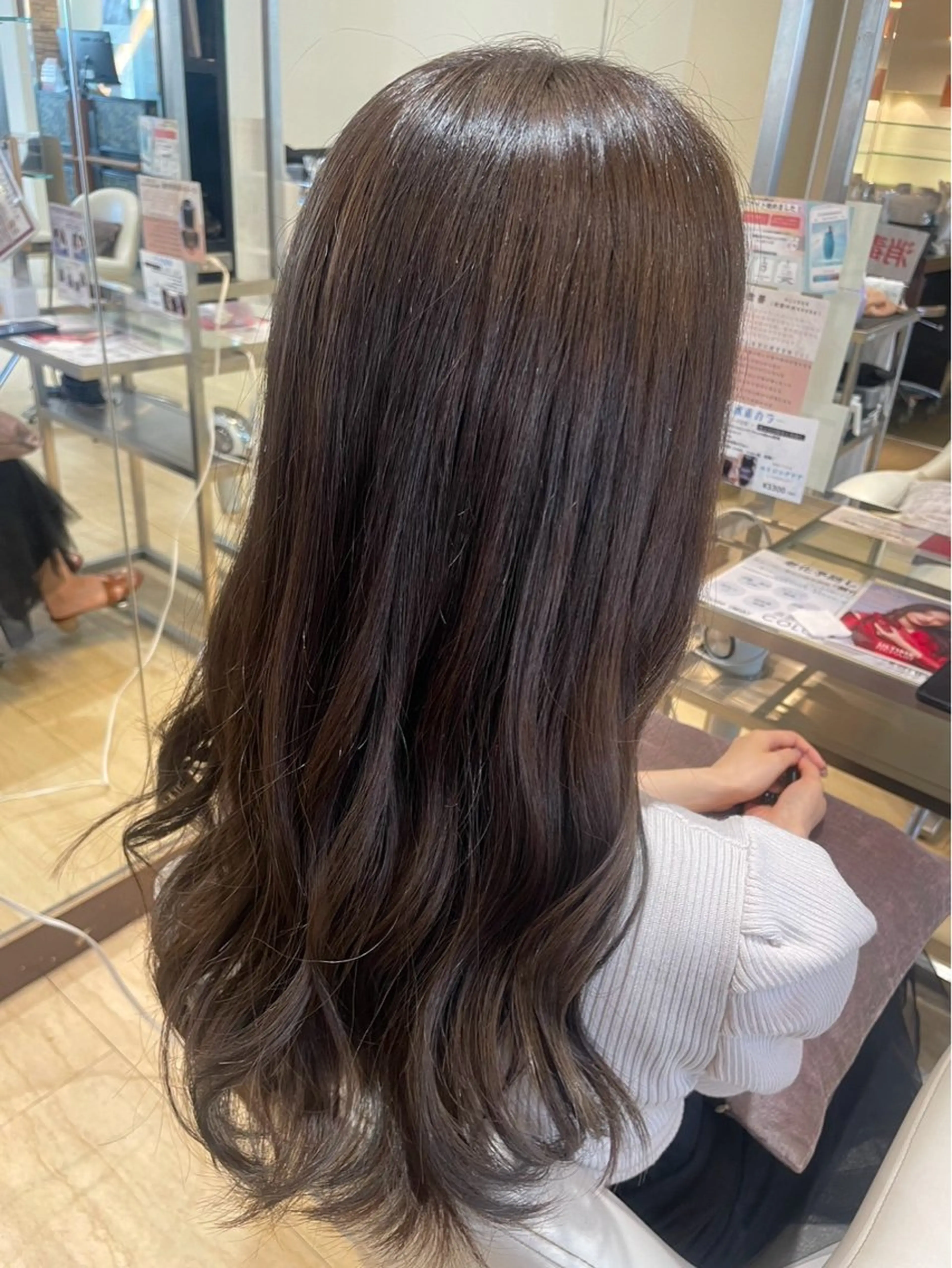 ロング カラー 川井田 志津子のエステ・リラクイメージ