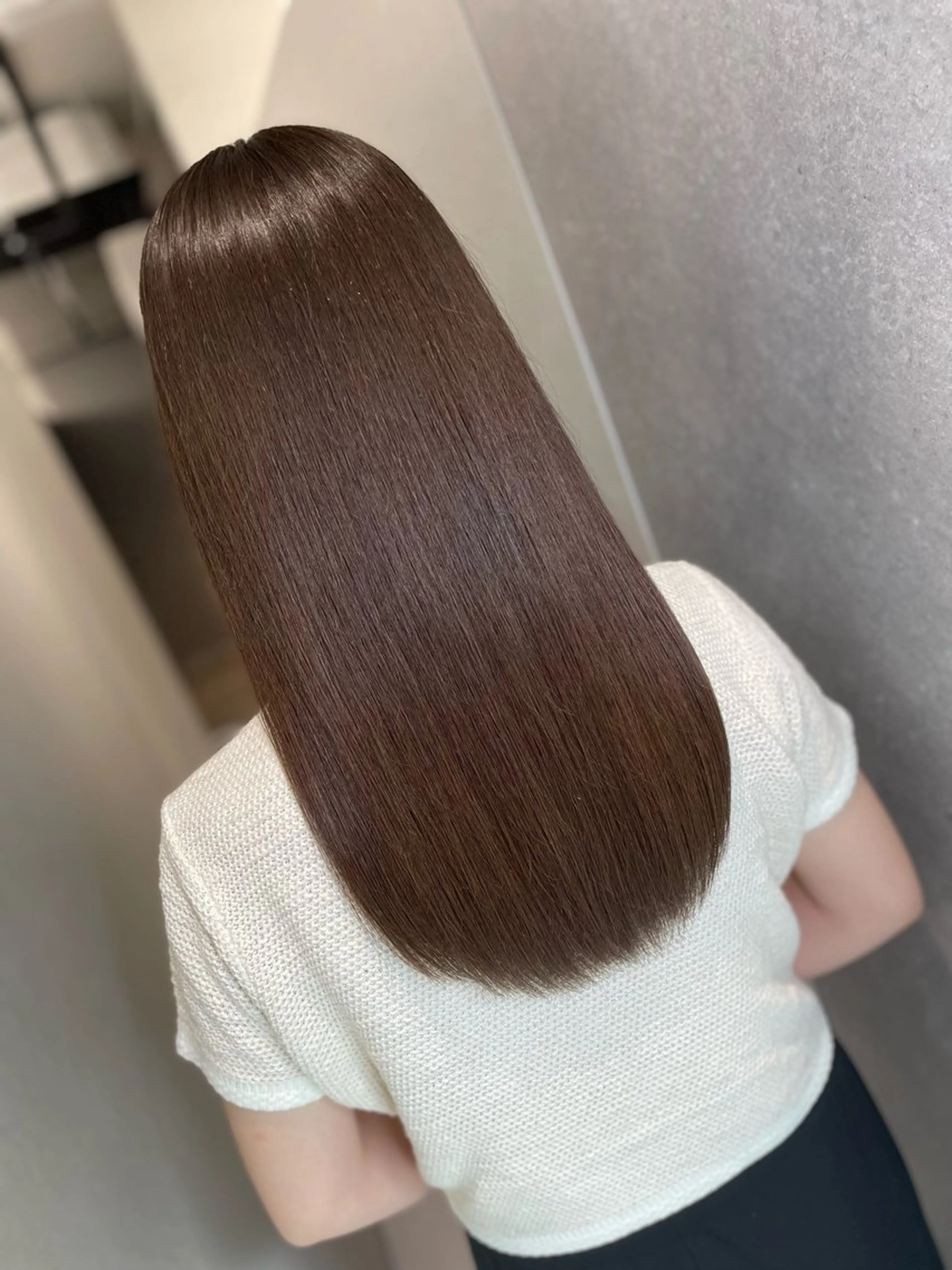 セミロング カラー くせ毛 髪質改善 今井 勝也のヘアスタイル