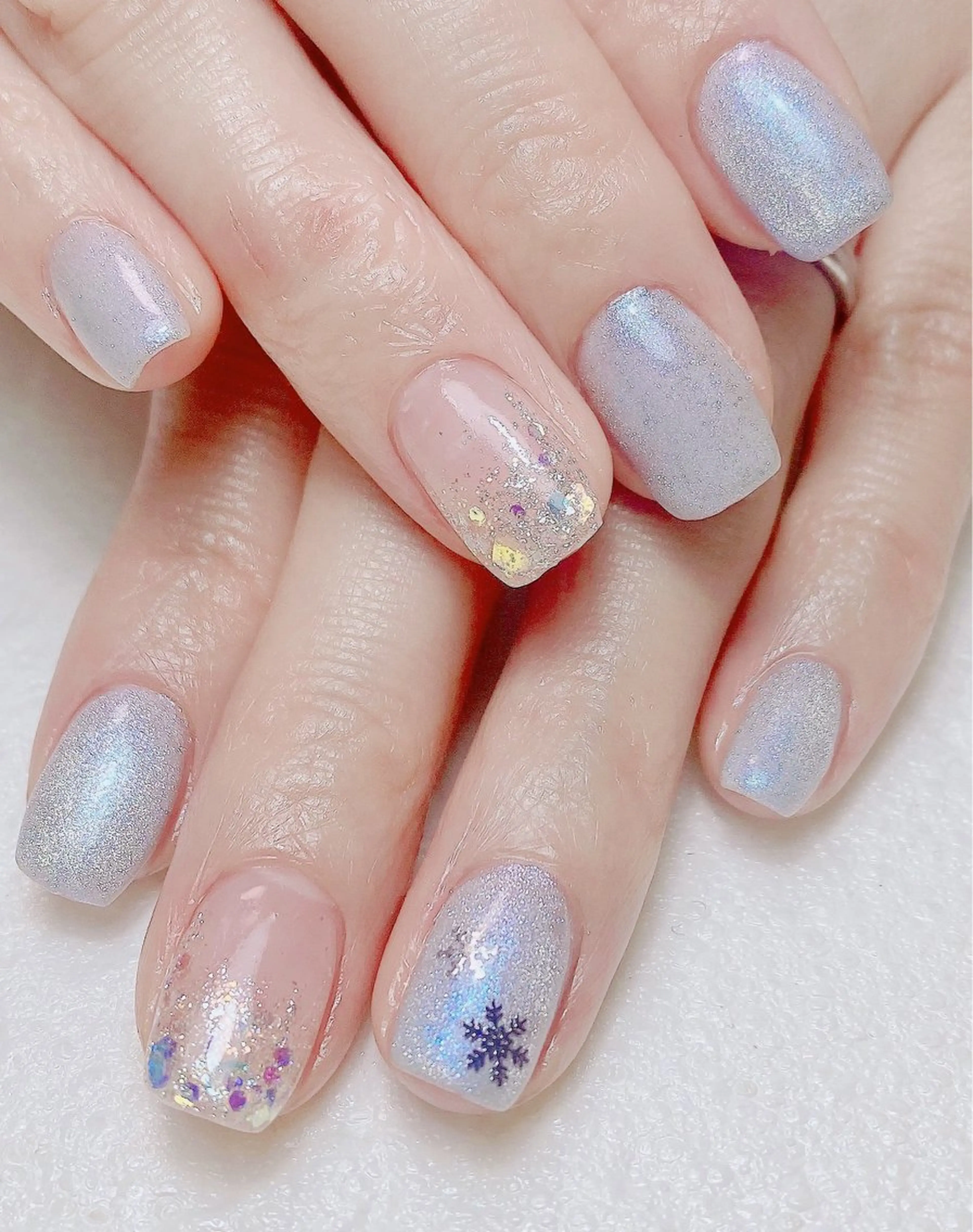 ネイル オーロラネイル グラデーション ラメ(グリッター) ラメグラデーション 水色 ハンドネイル Nail Salon K 🧸美爪育成のネイルデザイン