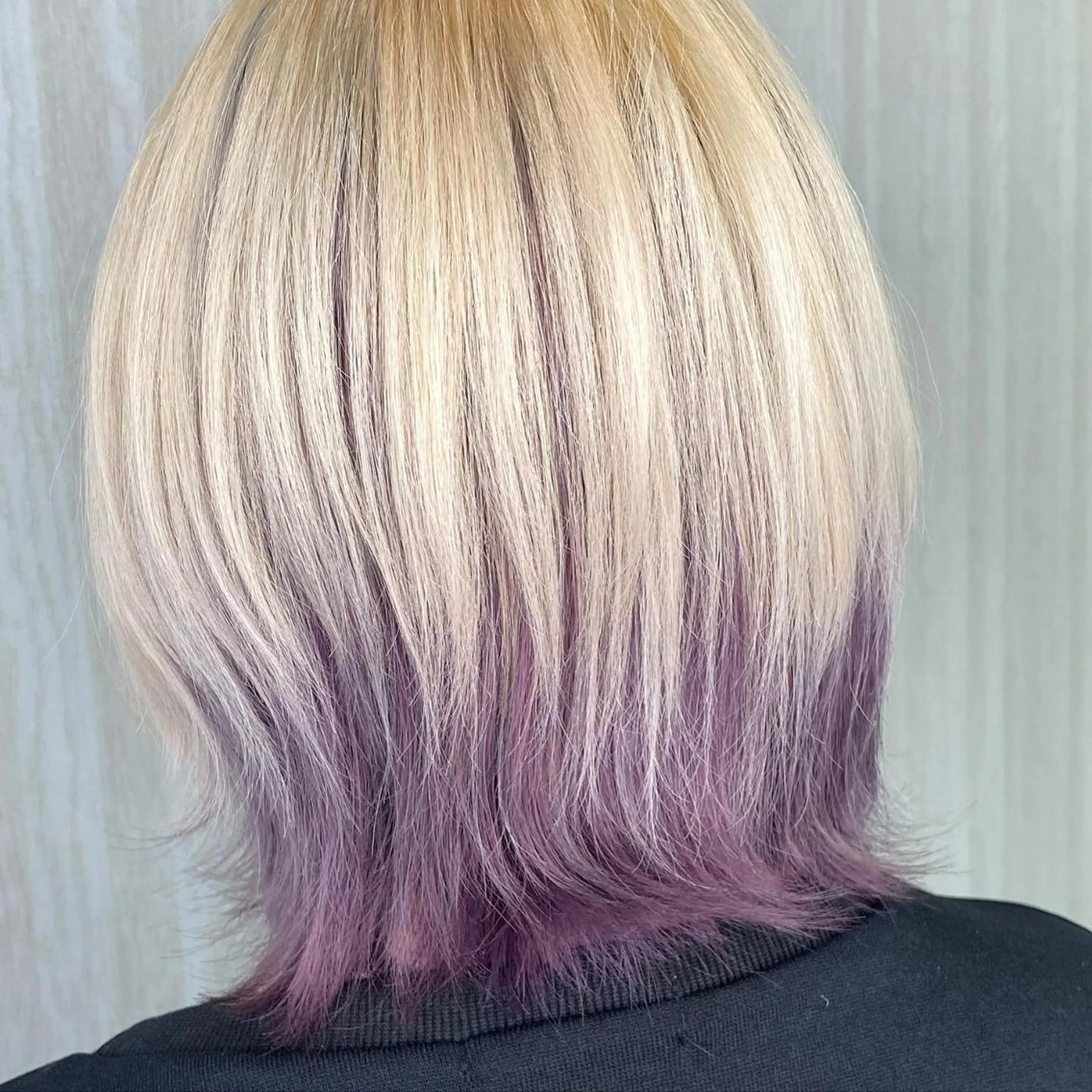 ロング カラー ブロンド インナーカラー パープルカラー バイオレットカラー ホワイトブロンド UNDER vr 【アンダーバー】のヘアスタイル