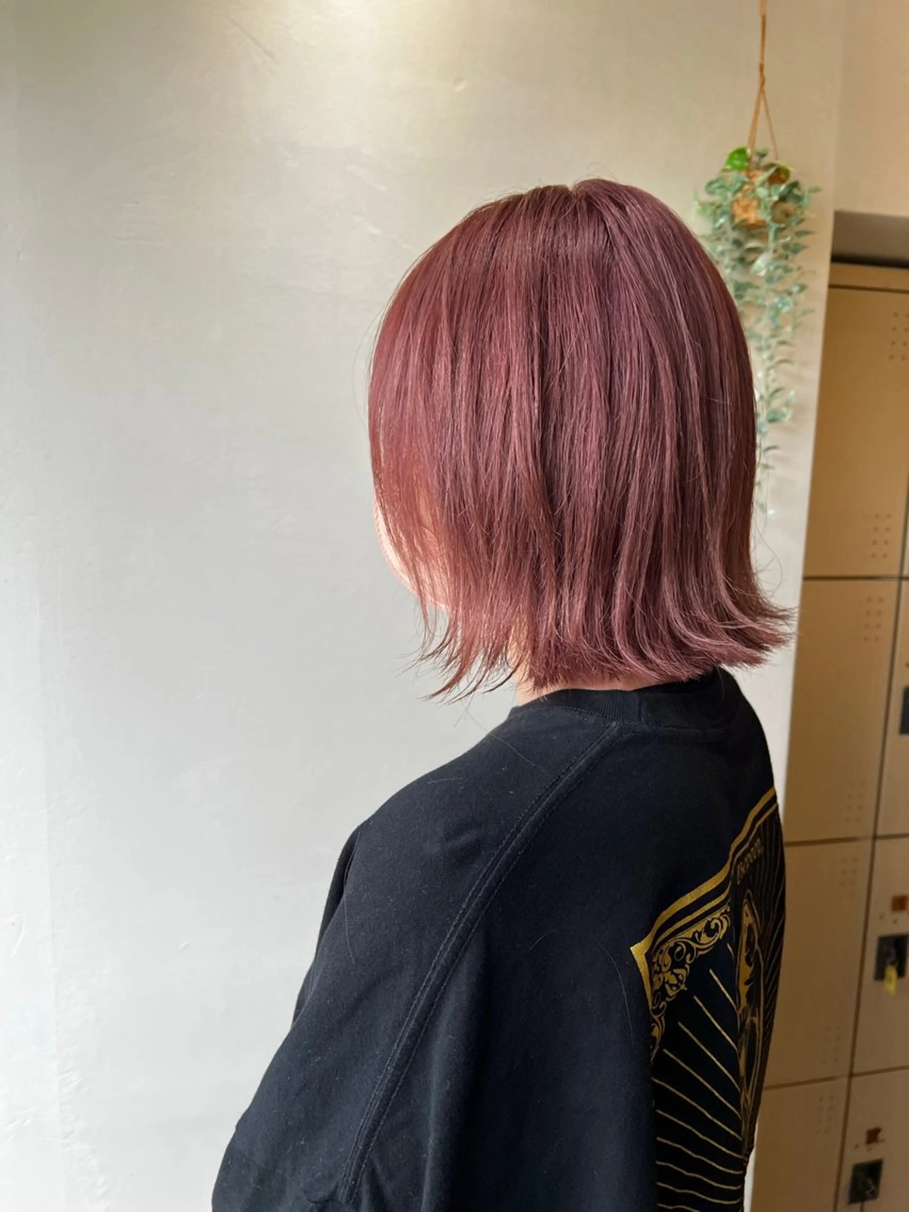 ショート カラー AIconic nagoya所属・縮毛矯正/ レイヤー/ミディアムのヘアスタイル