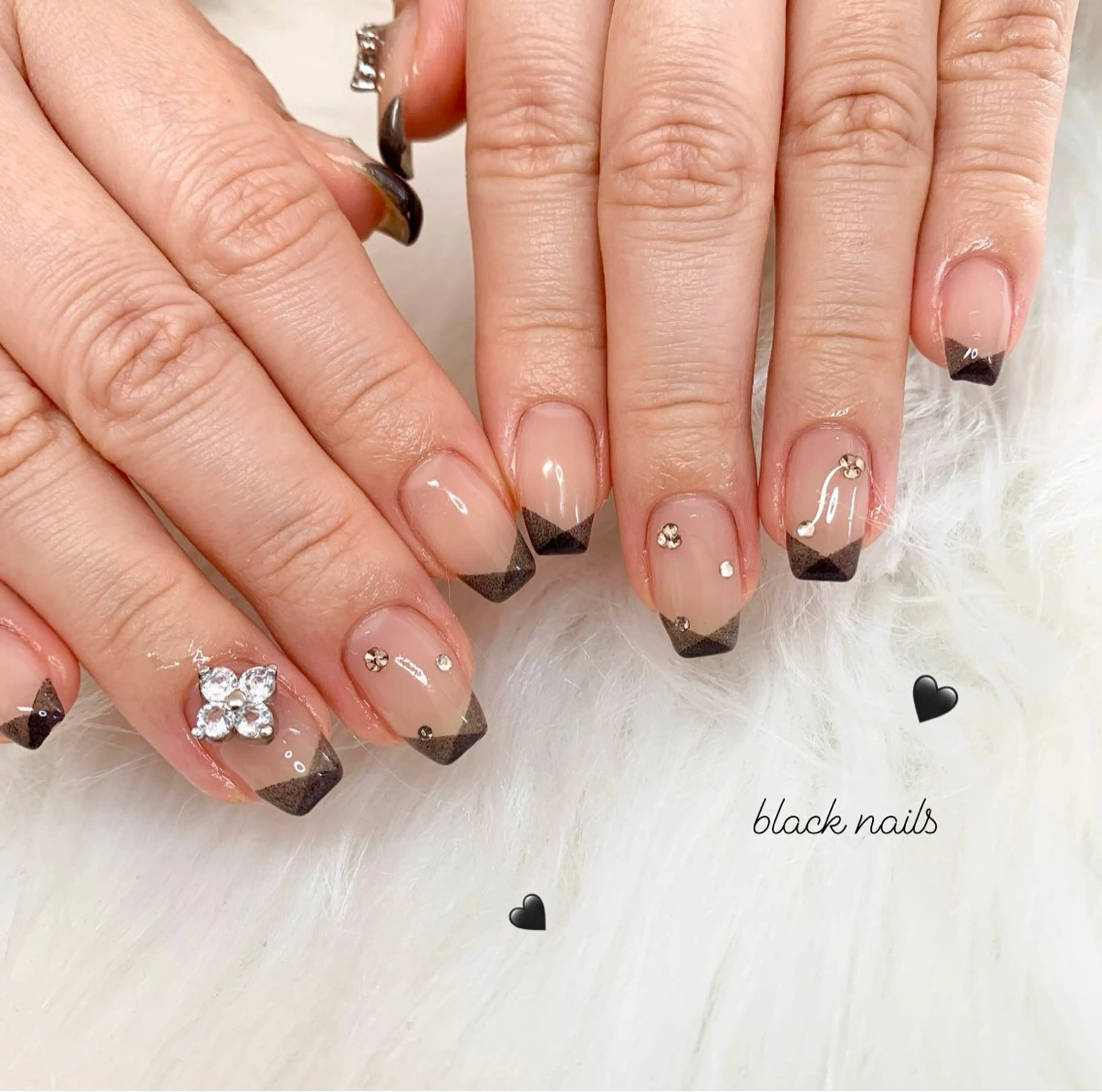 ネイル ハンドネイル La neige* yuki 🥯🍑のネイルデザイン