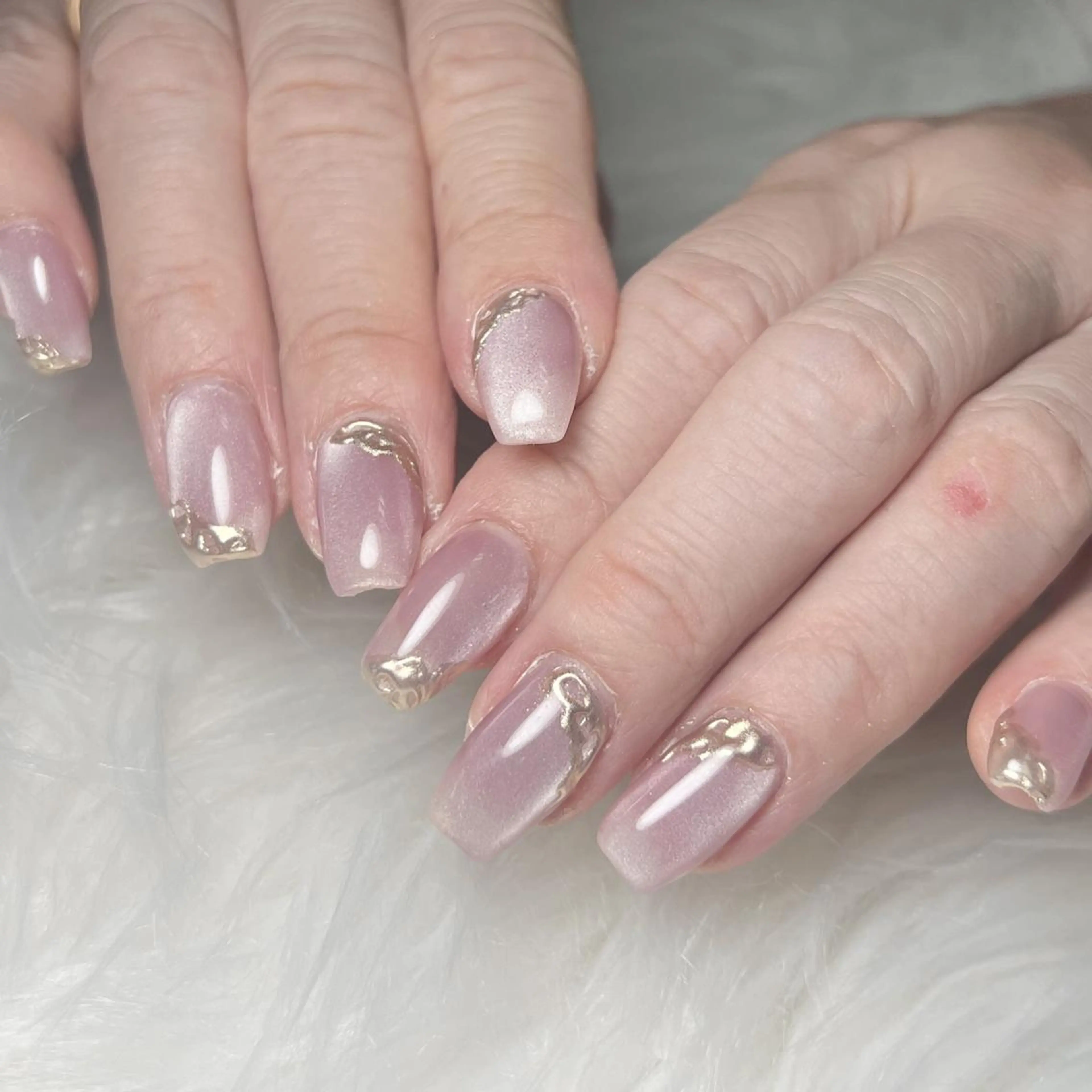 ネイル ⁸ᵃᵖᵖʸ🐝⋆゜ MöEのネイルデザイン