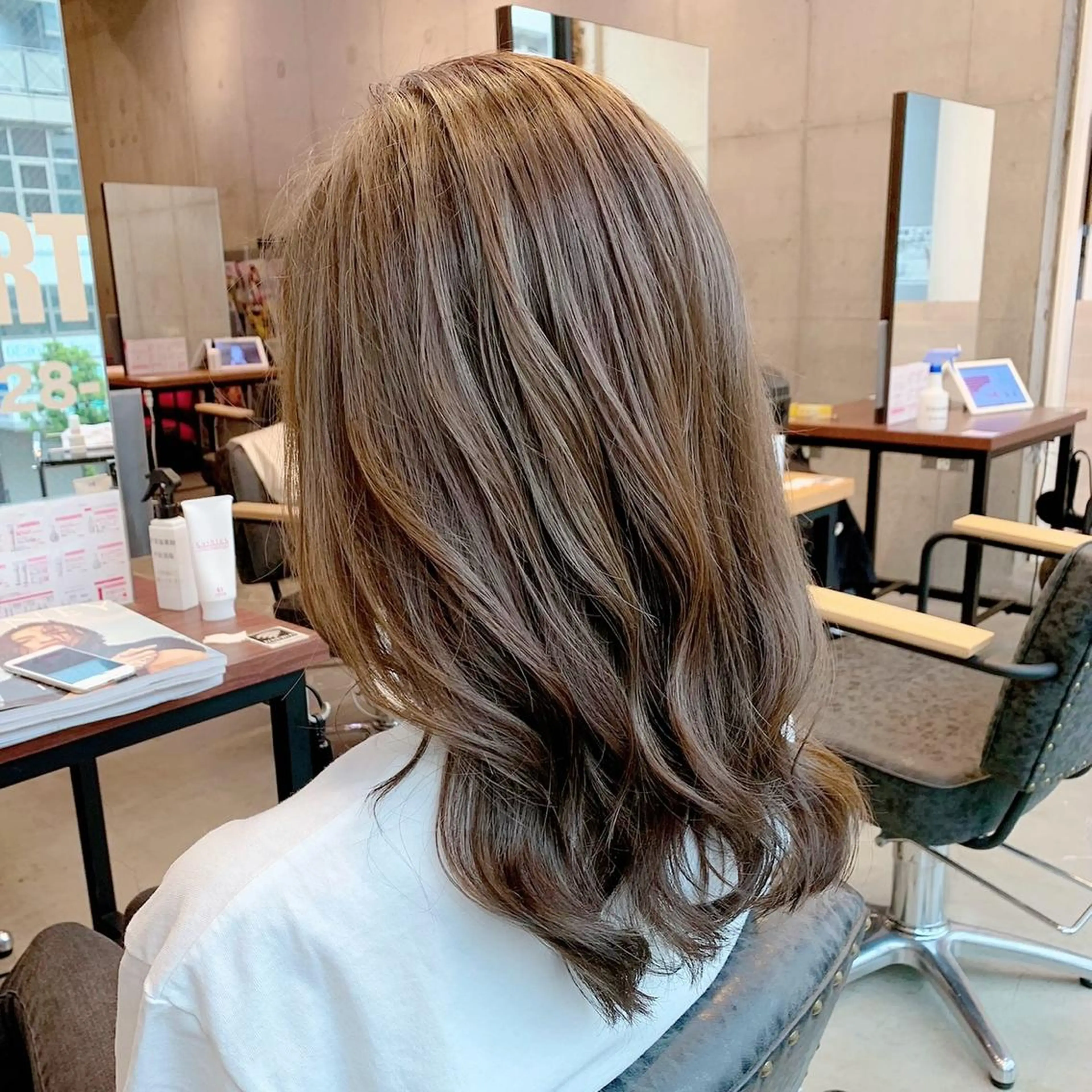 セミロング カラー LIBERTY-A所属・カットモデル募集！ 遠山麻帆のヘアスタイル