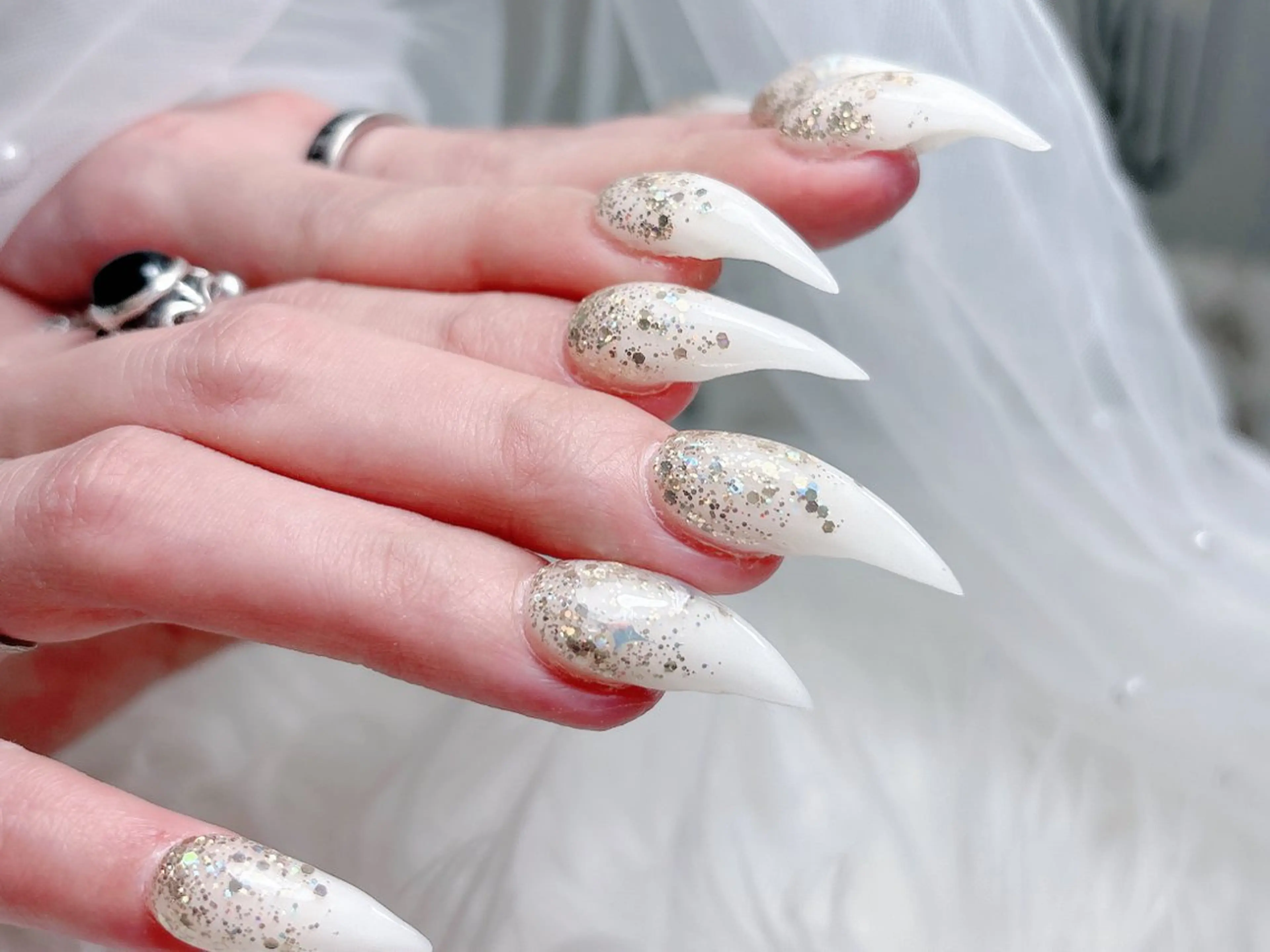 ネイル 成人式 ロングネイル マグネットネイル 大理石ネイル(マーブル) リボン ハンドネイル MoMoA Nail ネイル長さ出し専門店のネイルデザイン