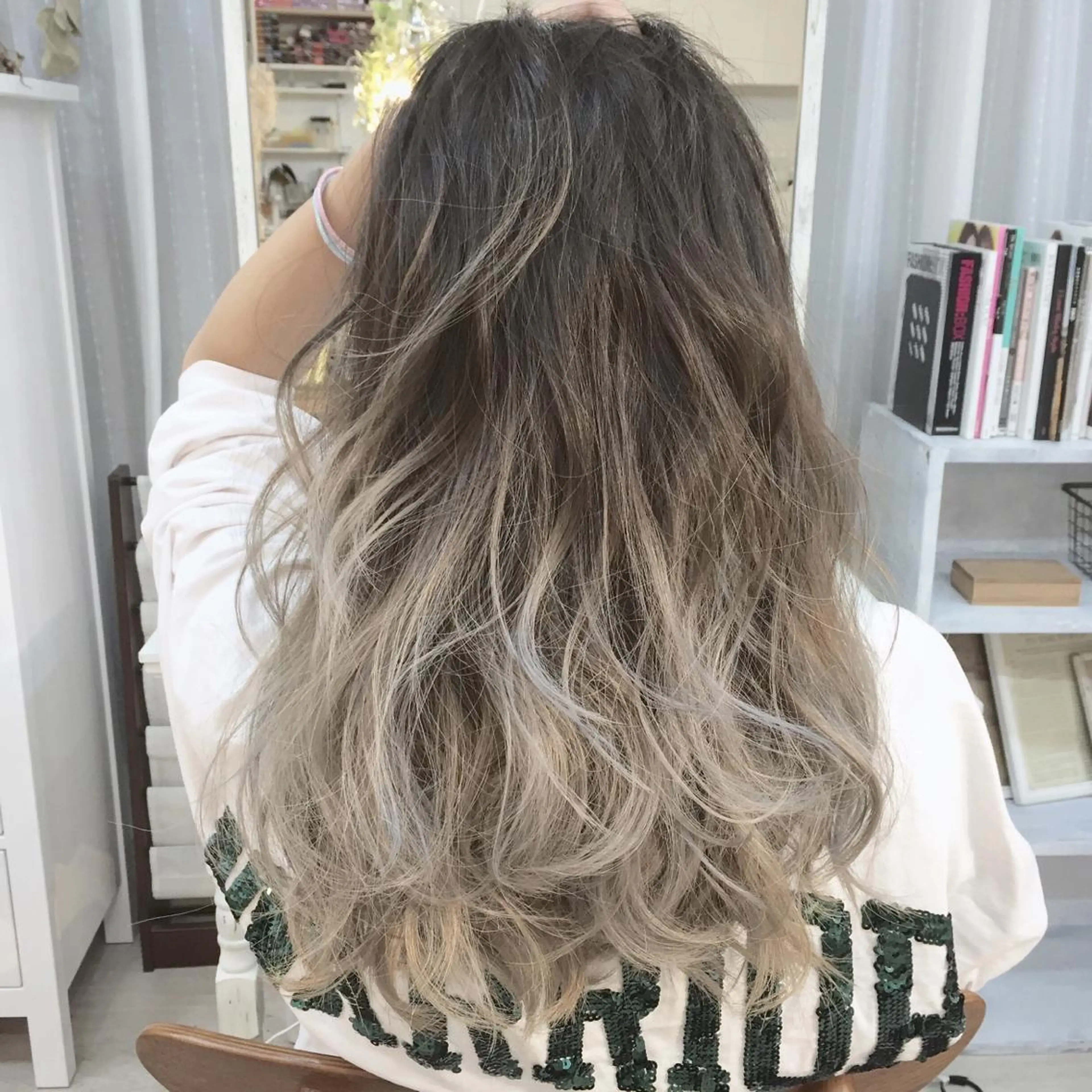 ロング カラー グラデーションカラー ハイトーンカラー パープルカラー シルバー 🌿海外Style・ KOHEIのヘアスタイル