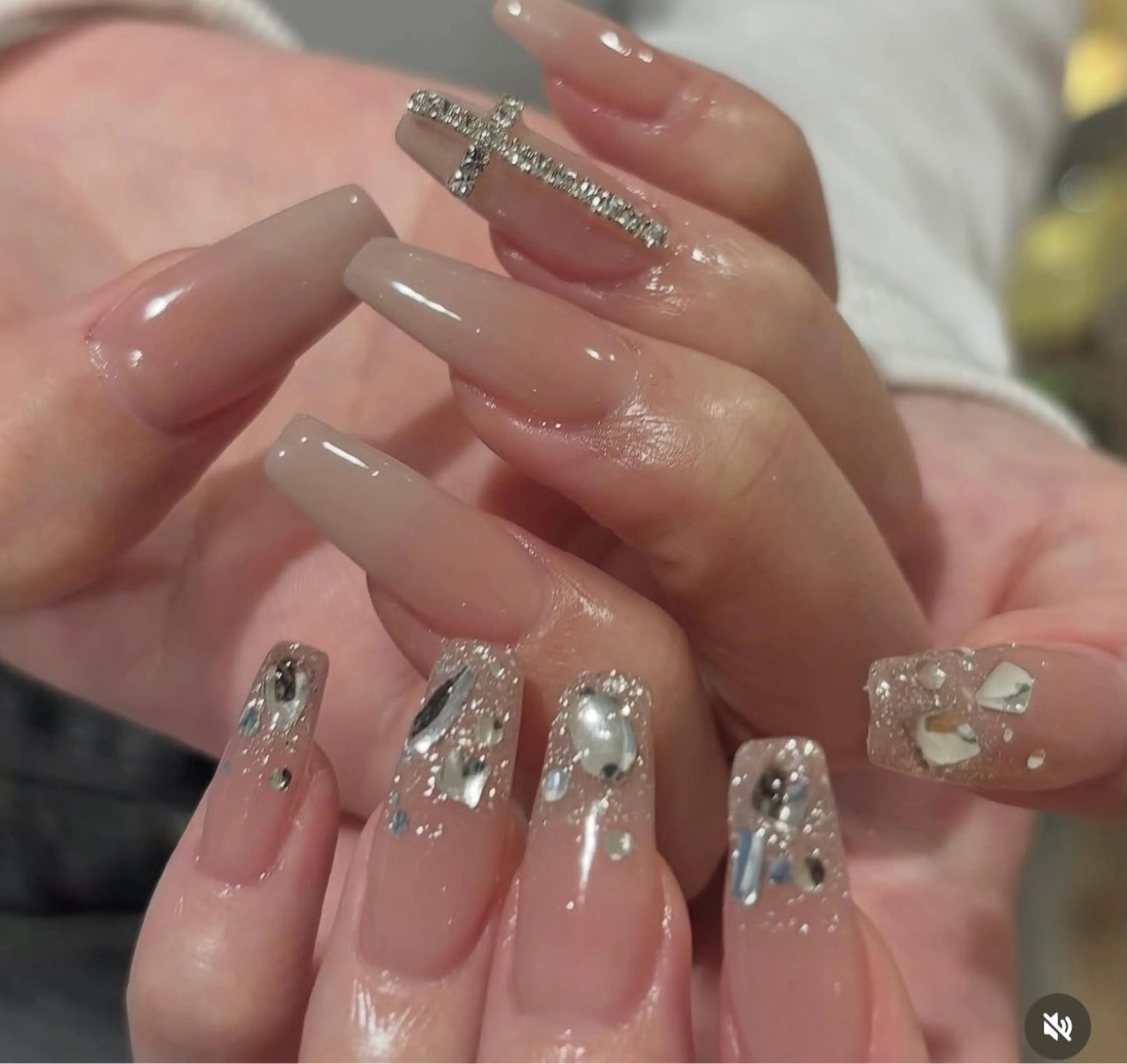 ネイル 長さ出し ロングネイル ミラーネイル 持ち込み ストーンネイル ハンドネイル BERA NAILSのネイルデザイン