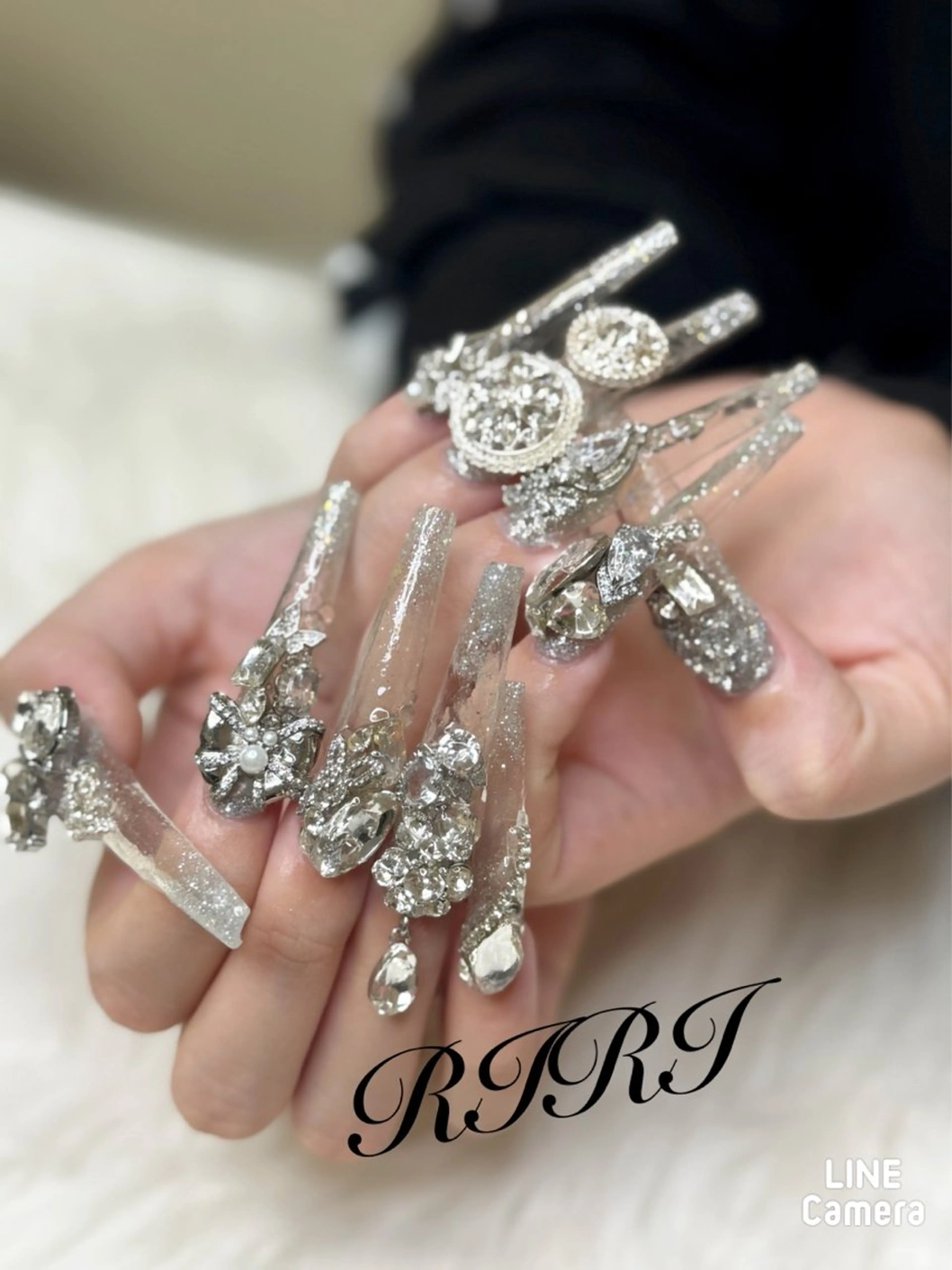 ネイル ジェルネイル ラメ(グリッター) ロングネイル スカルプネイル シルバー riri オーナーのネイルデザイン