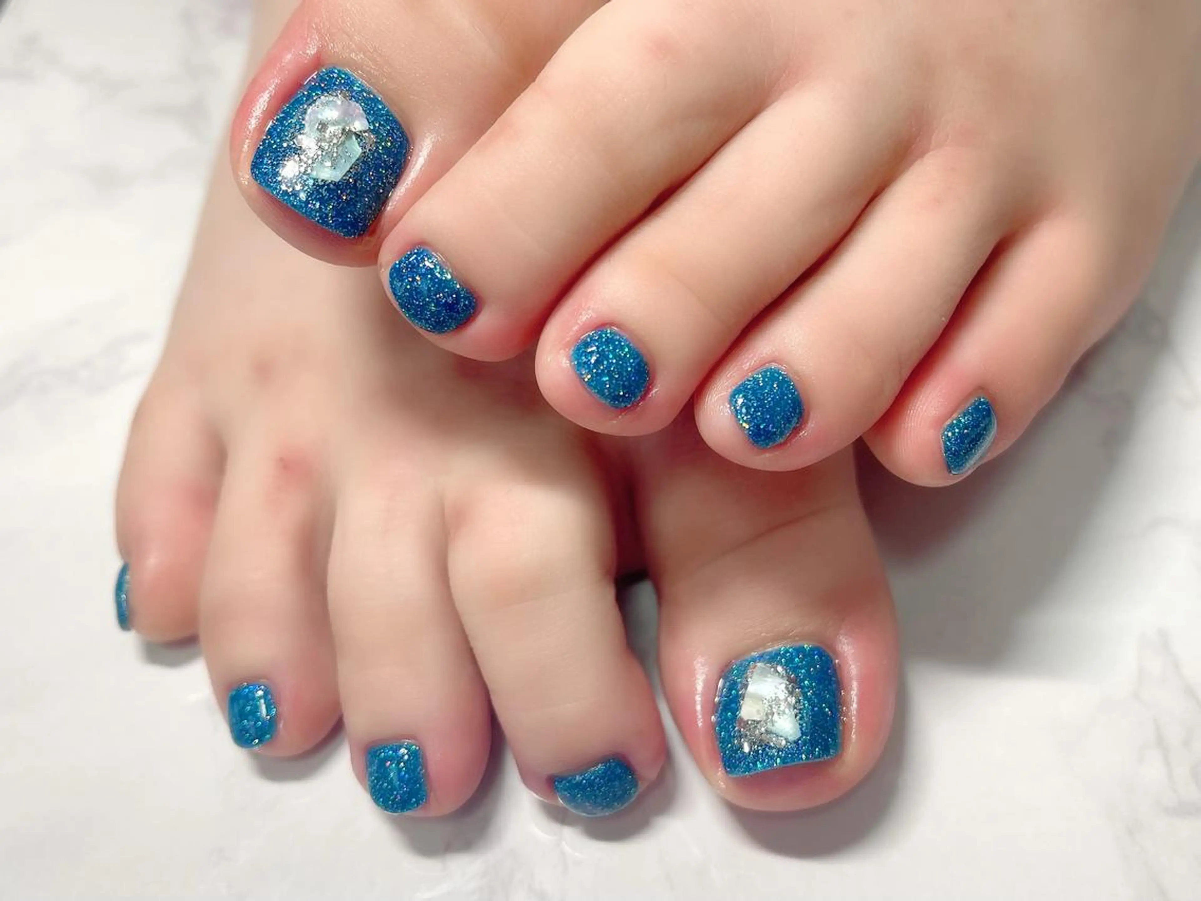 ネイル ブルー ラメ(グリッター) フットネイル KURELLY所属・Nail Salon KURELLYのネイルデザイン