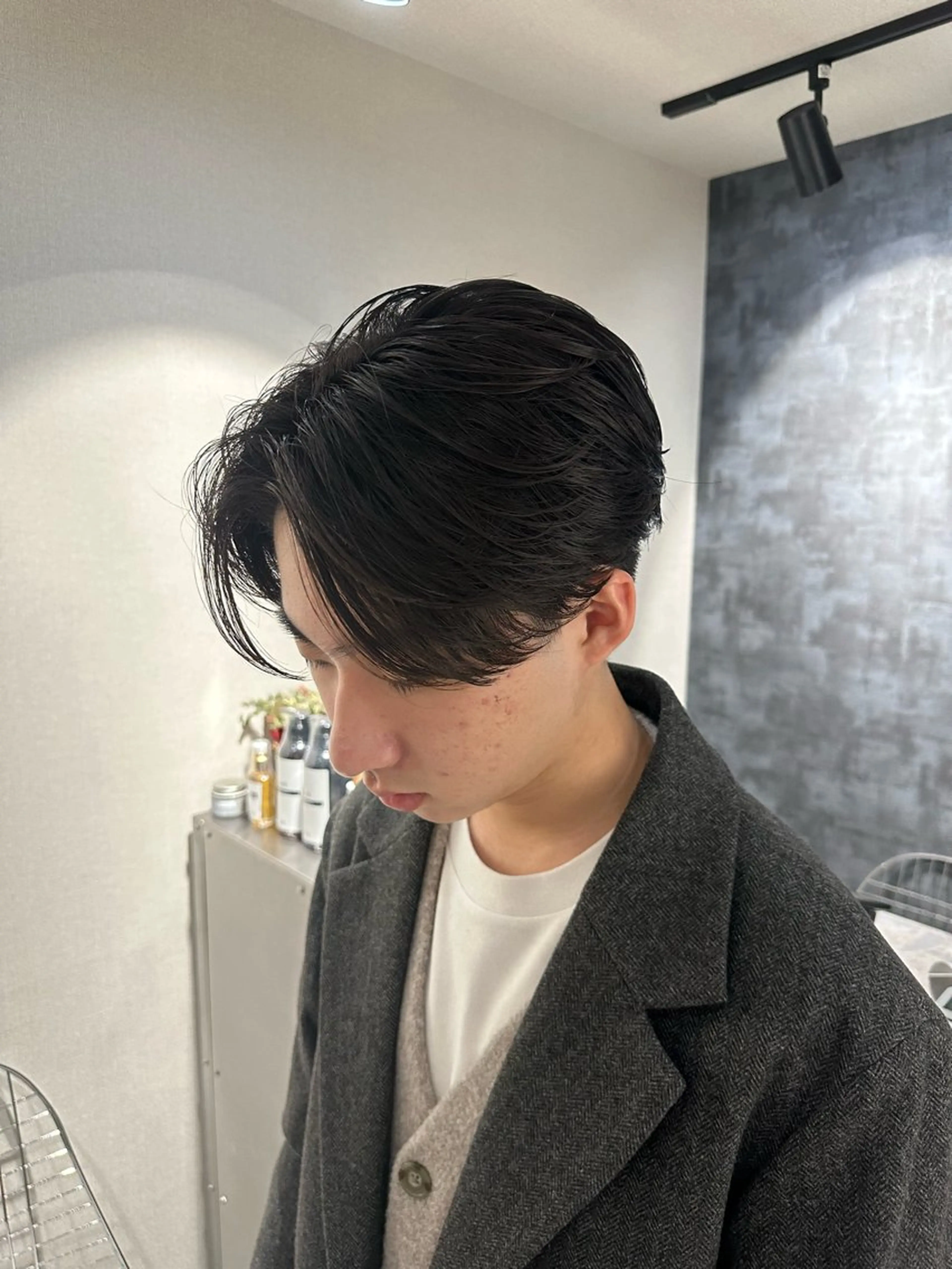 ミディアム パーマ メンズ ミディアムパーマ センターパート メンズパーマ ニュアンスパーマ カット パーマ SALOWIN 原宿 iori所属・🌟原宿指名No.1 センターパート⭐️のヘアスタイル