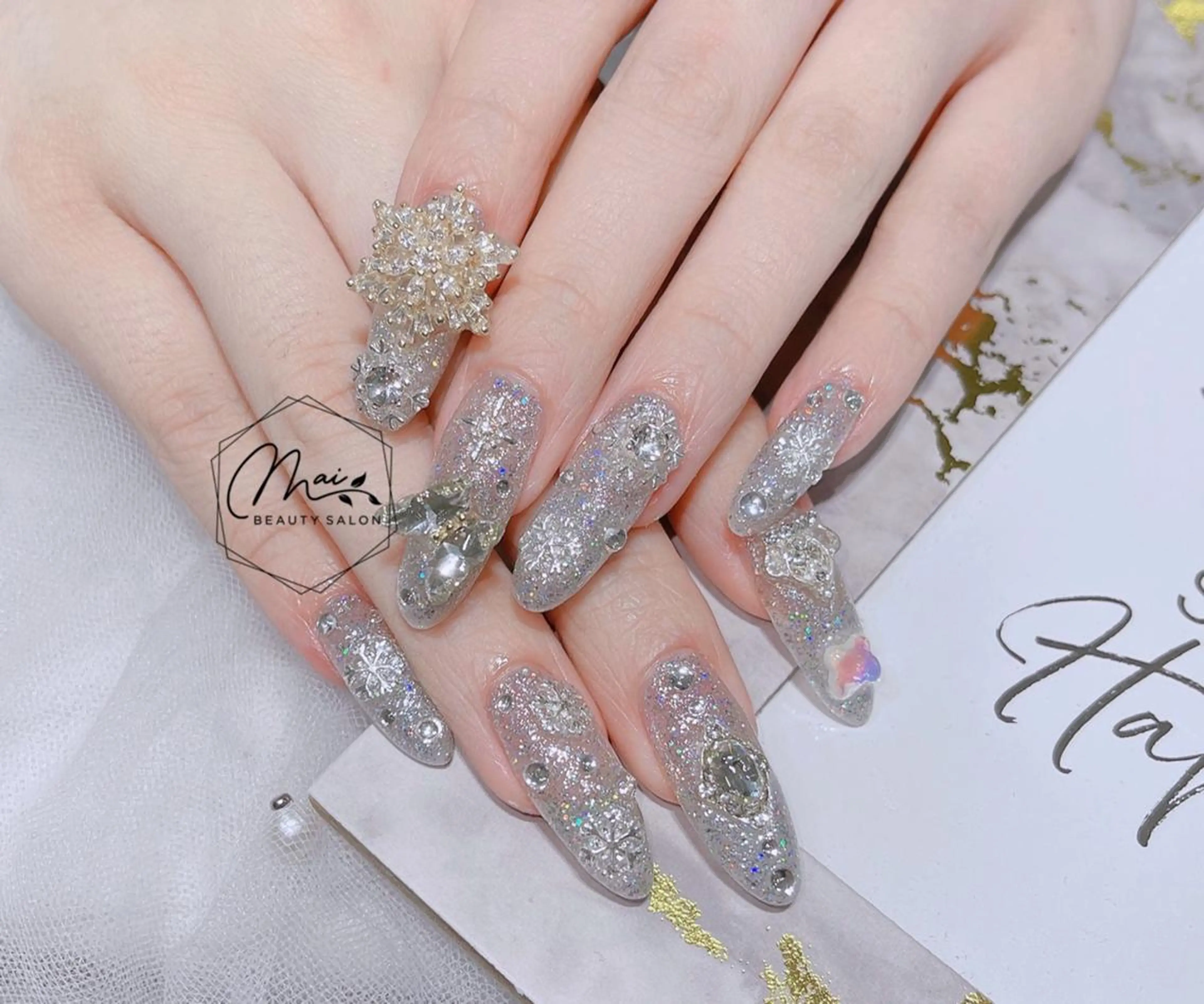 ネイル オーロラネイル 長さ出し フラッシュネイル フレンチネイル ジェルネイル MaiBeauty Niのネイルデザイン