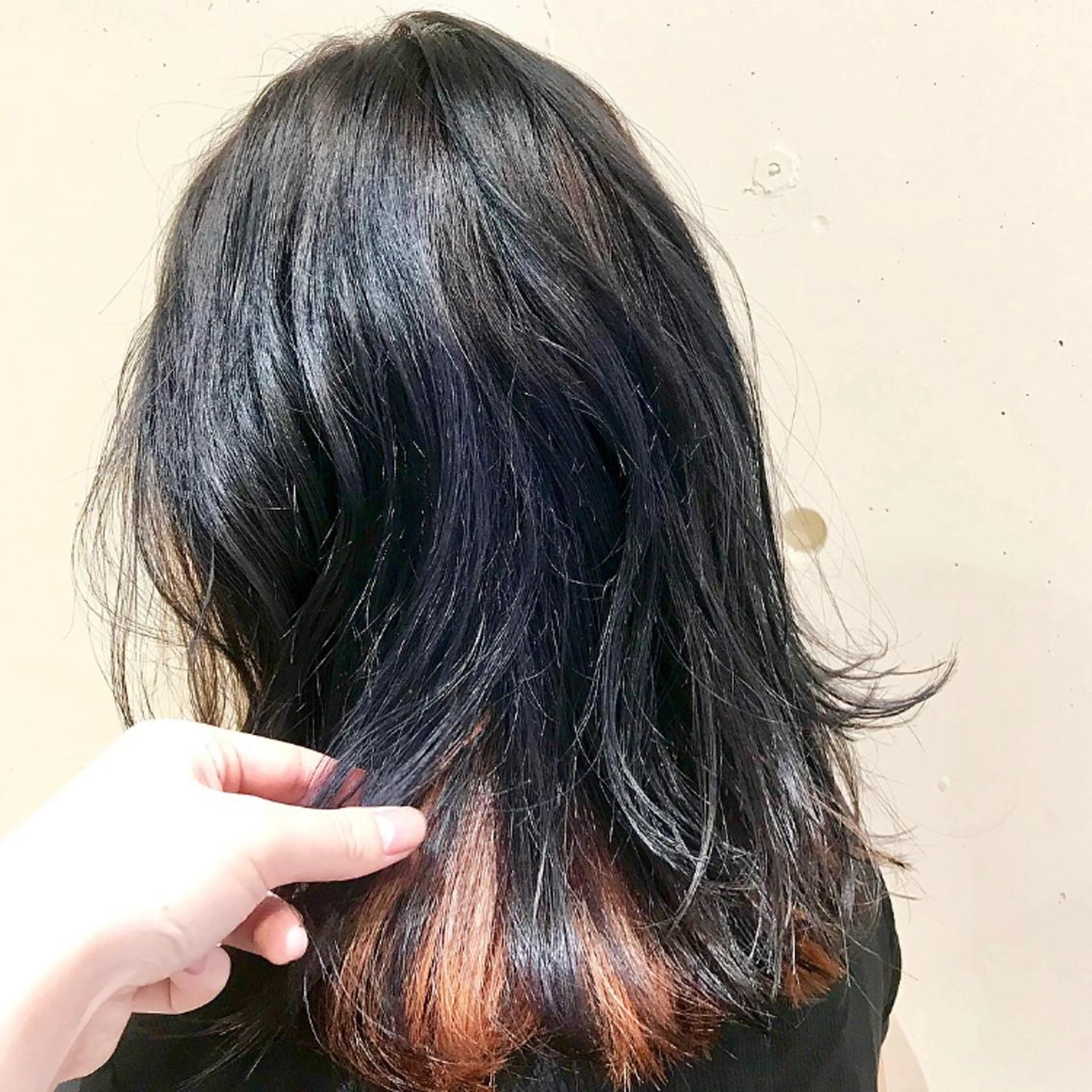 ミディアム カラー スナコザワ レナのヘアスタイル