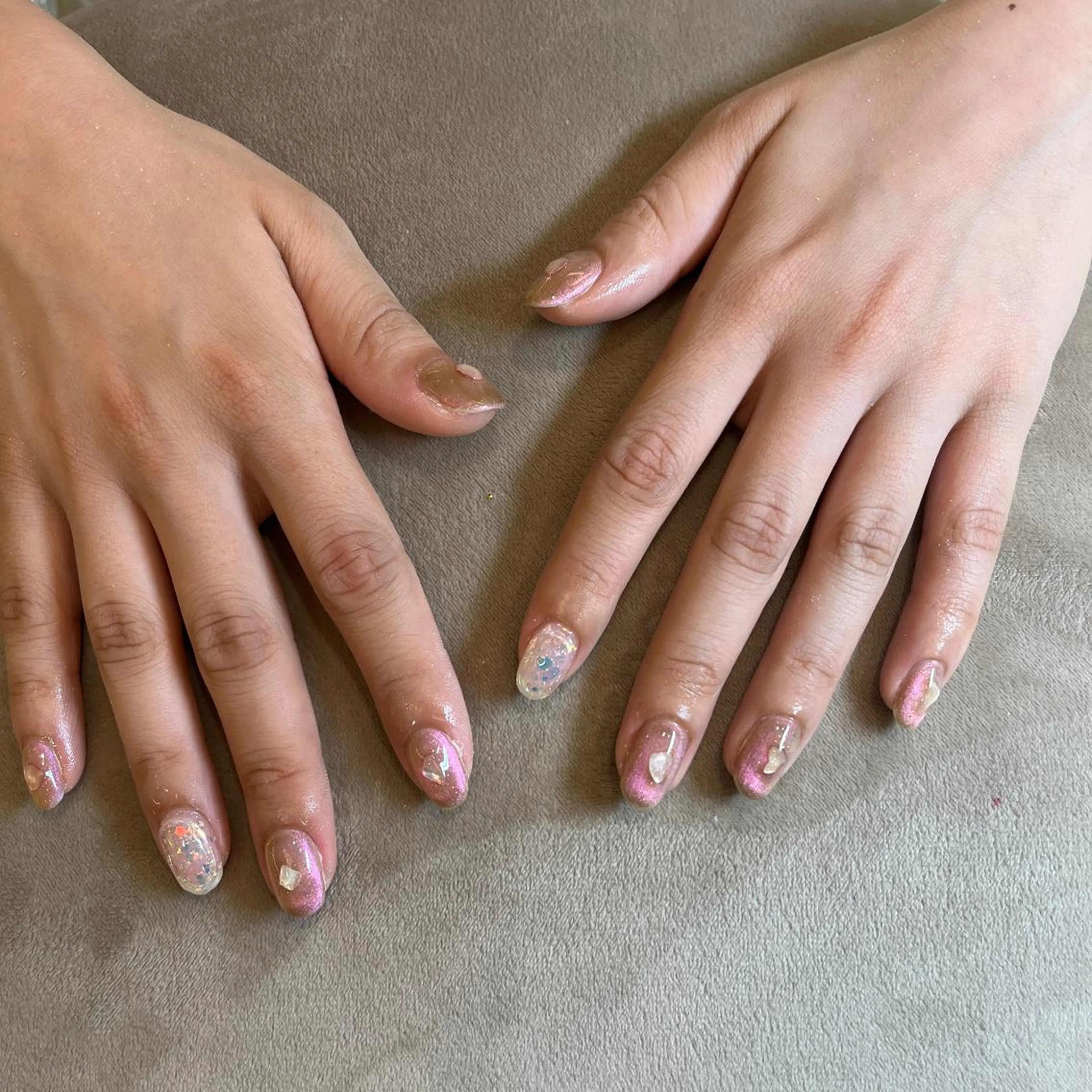 ネイル オーロラネイル マグネットネイル フリーランス¨̮⃝ ネイリストOKADAのネイルデザイン