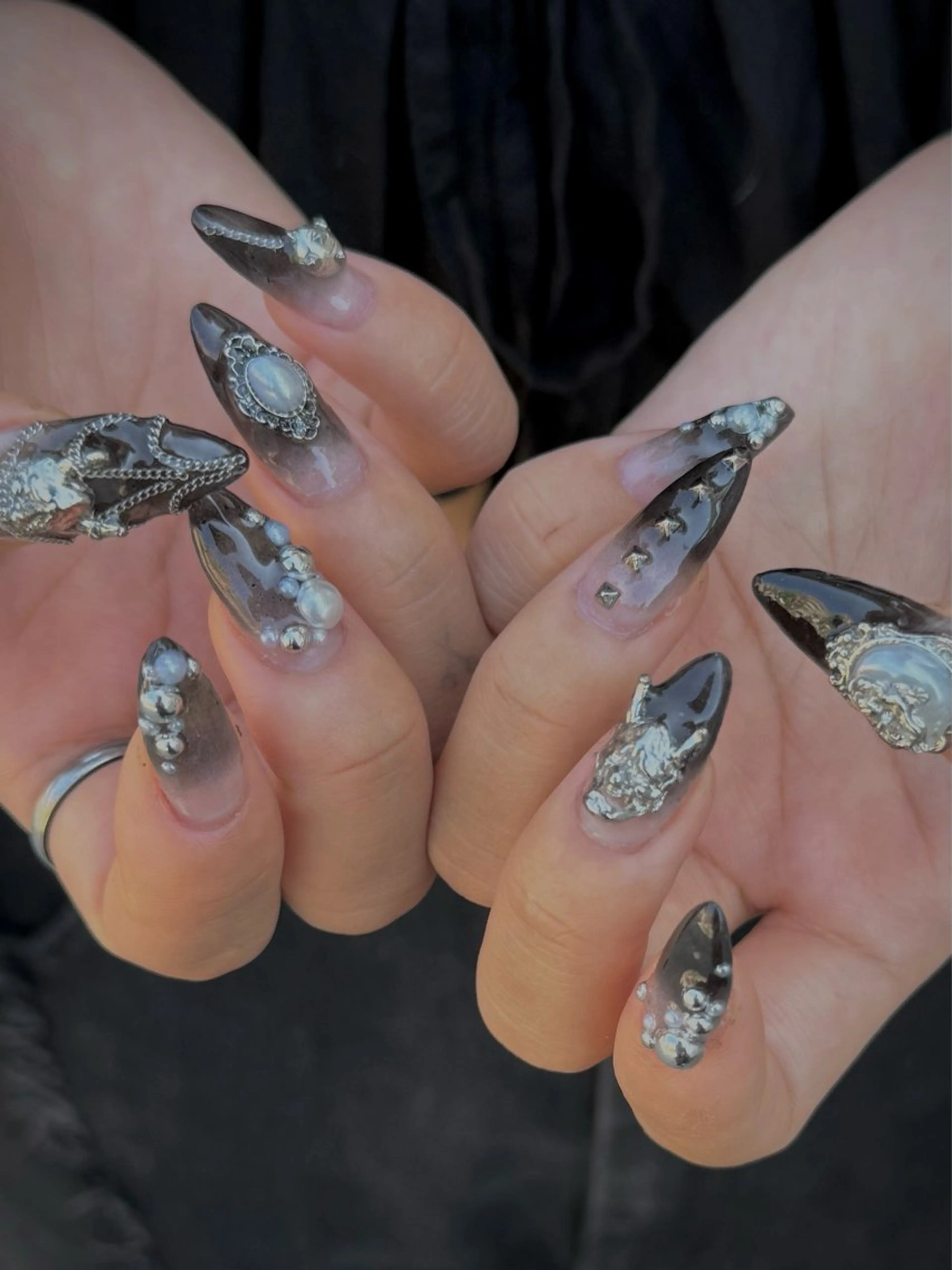 ネイル ハンドネイル キヅキ .のネイルデザイン