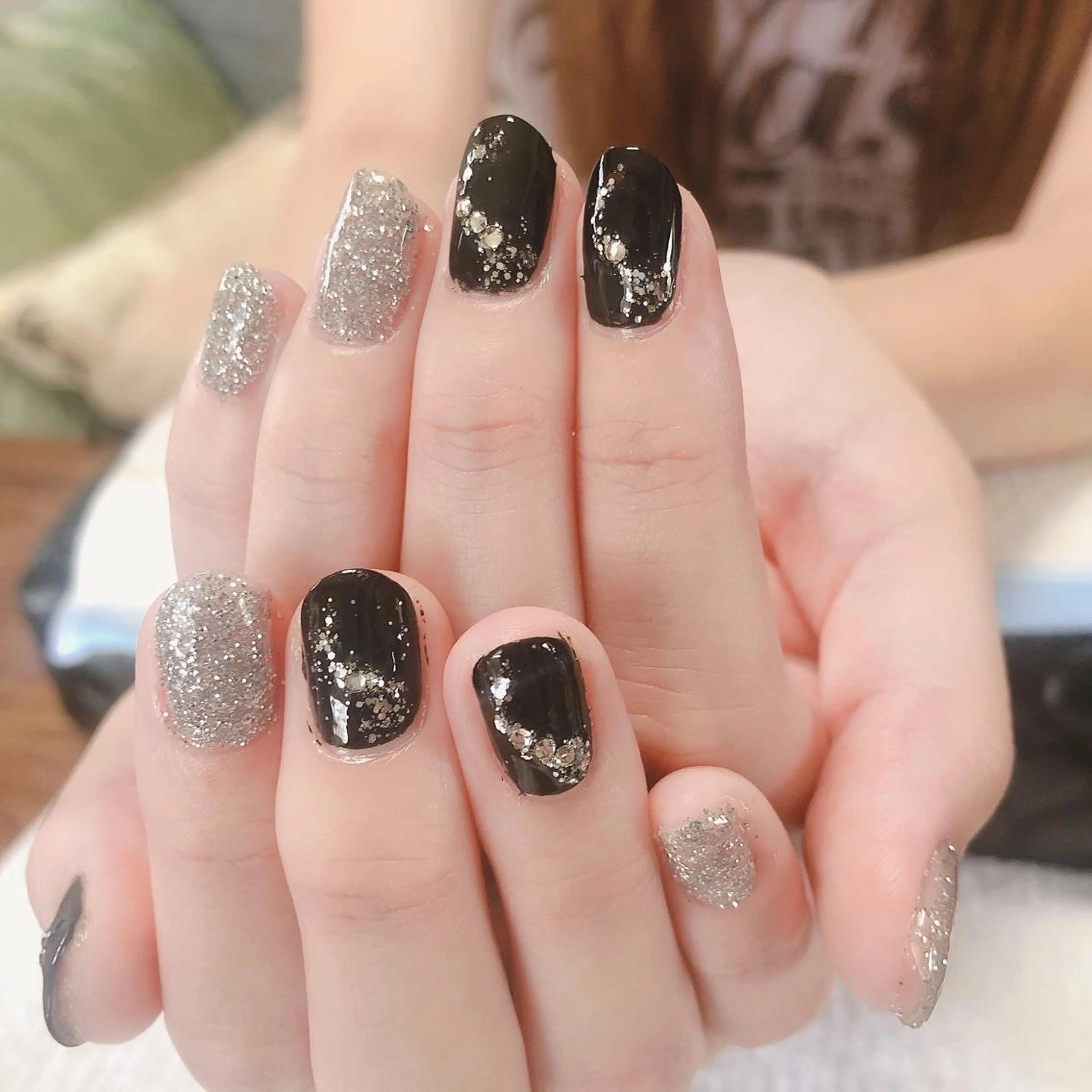 ネイル ラメ(グリッター) シルバー 結城 怜菜のネイルデザイン