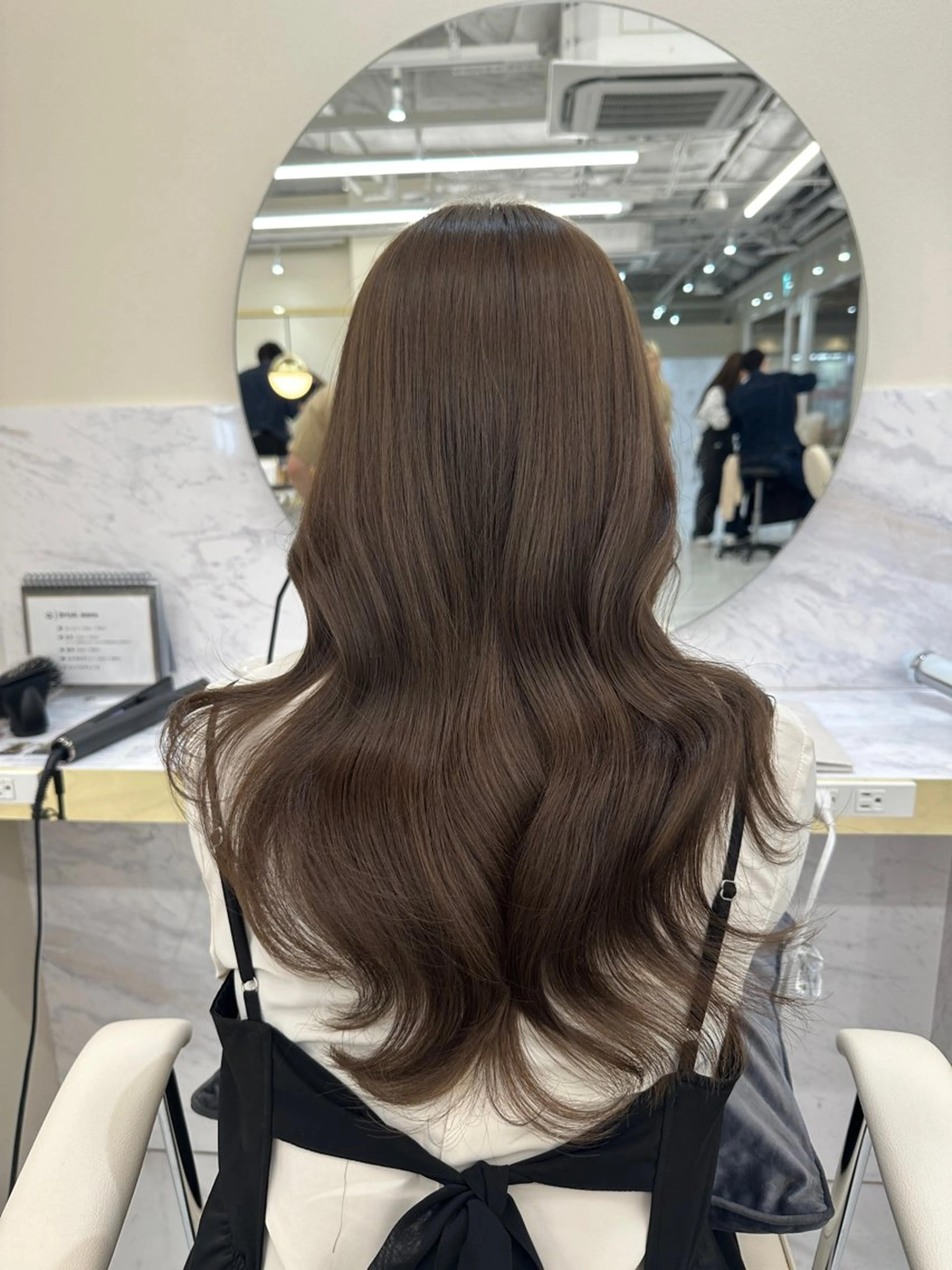 ミディアム ケアカラー レイヤーカット カット ヘアカラー トリートメント 似合わせレイヤーカッ ト🩶瀧本美咲のヘアスタイル