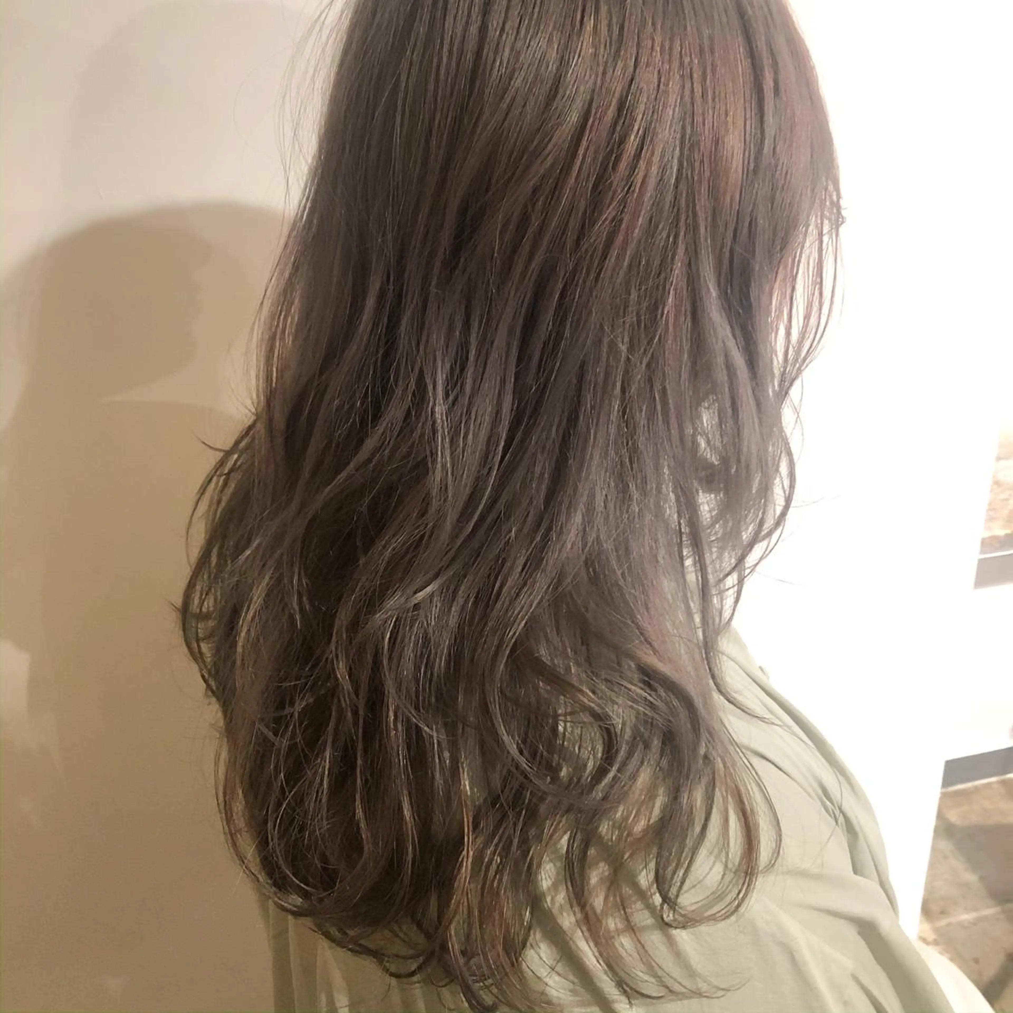 ミディアム カラー ヘアカラー トリートメント 🌼透明感艶カラー オリーブ🌼河村咲のヘアスタイル