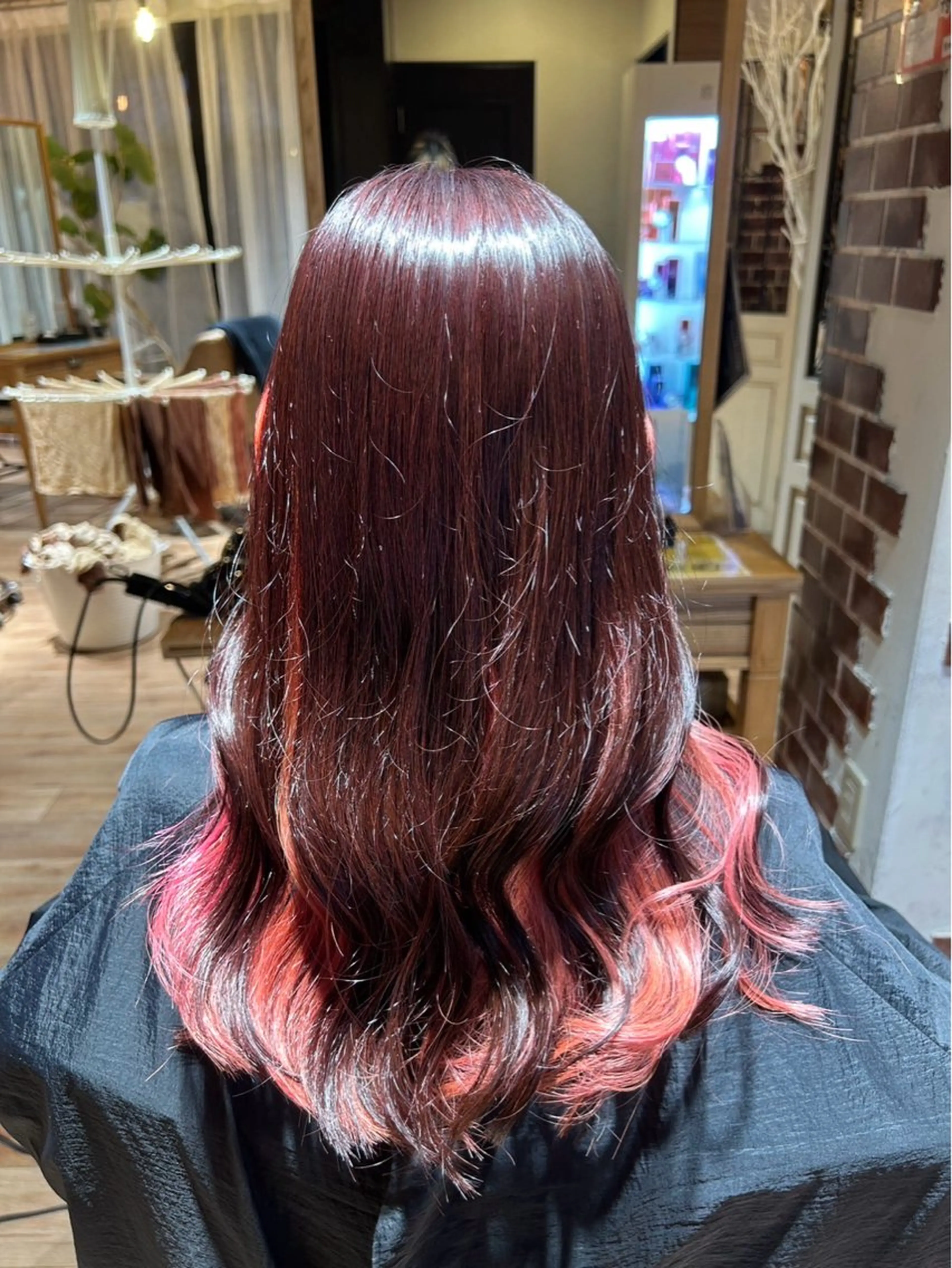 ロング カラー ヘアアレンジ ブリーチ ブリーチなしカラー ピンクカラー ヘアカラー 上原 花奈のヘアスタイル