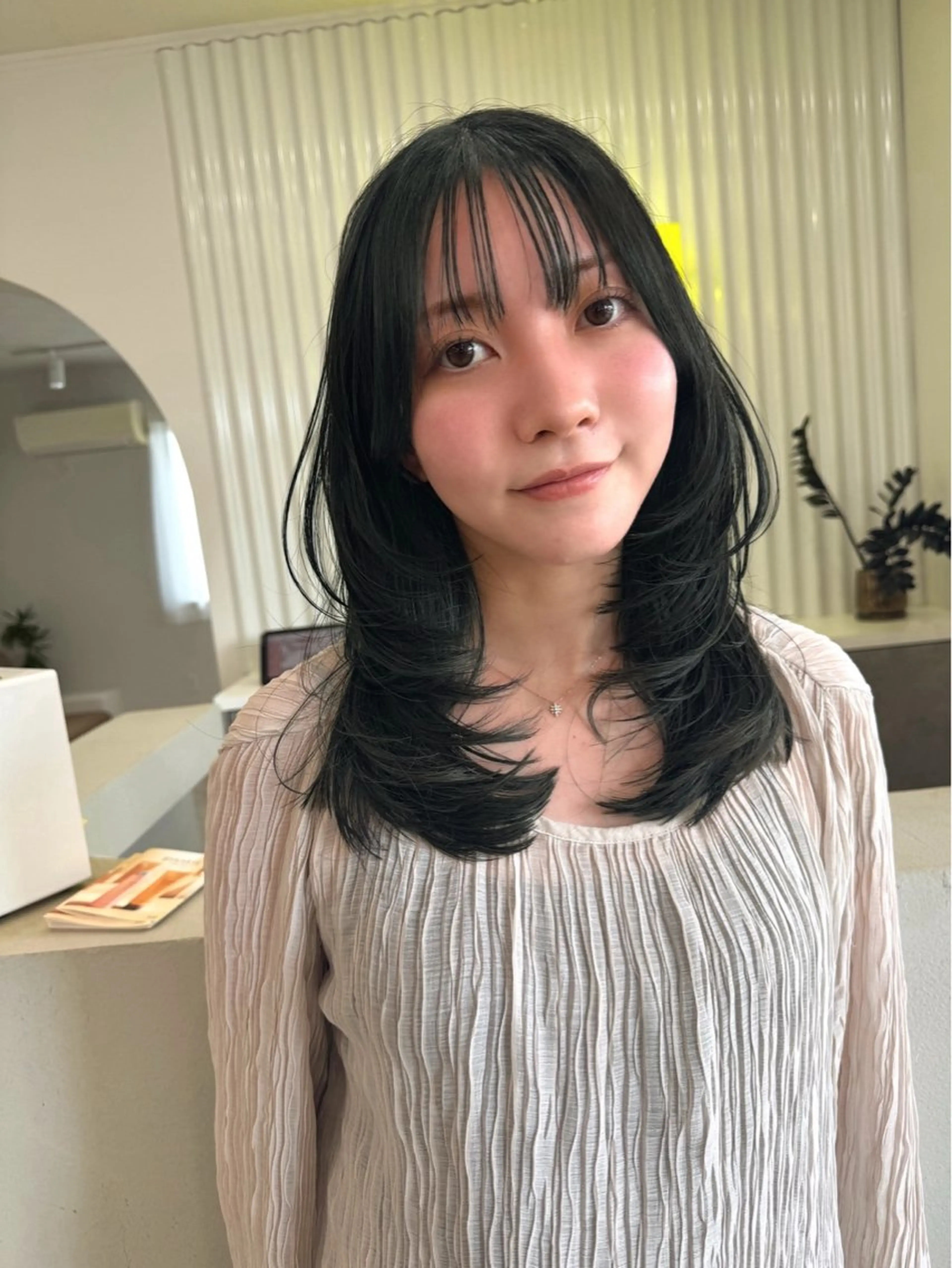 カラー グレージュ オリーブグレージュ オリーブグレー ヘアカラー トリートメント 古堅 一正のヘアスタイル