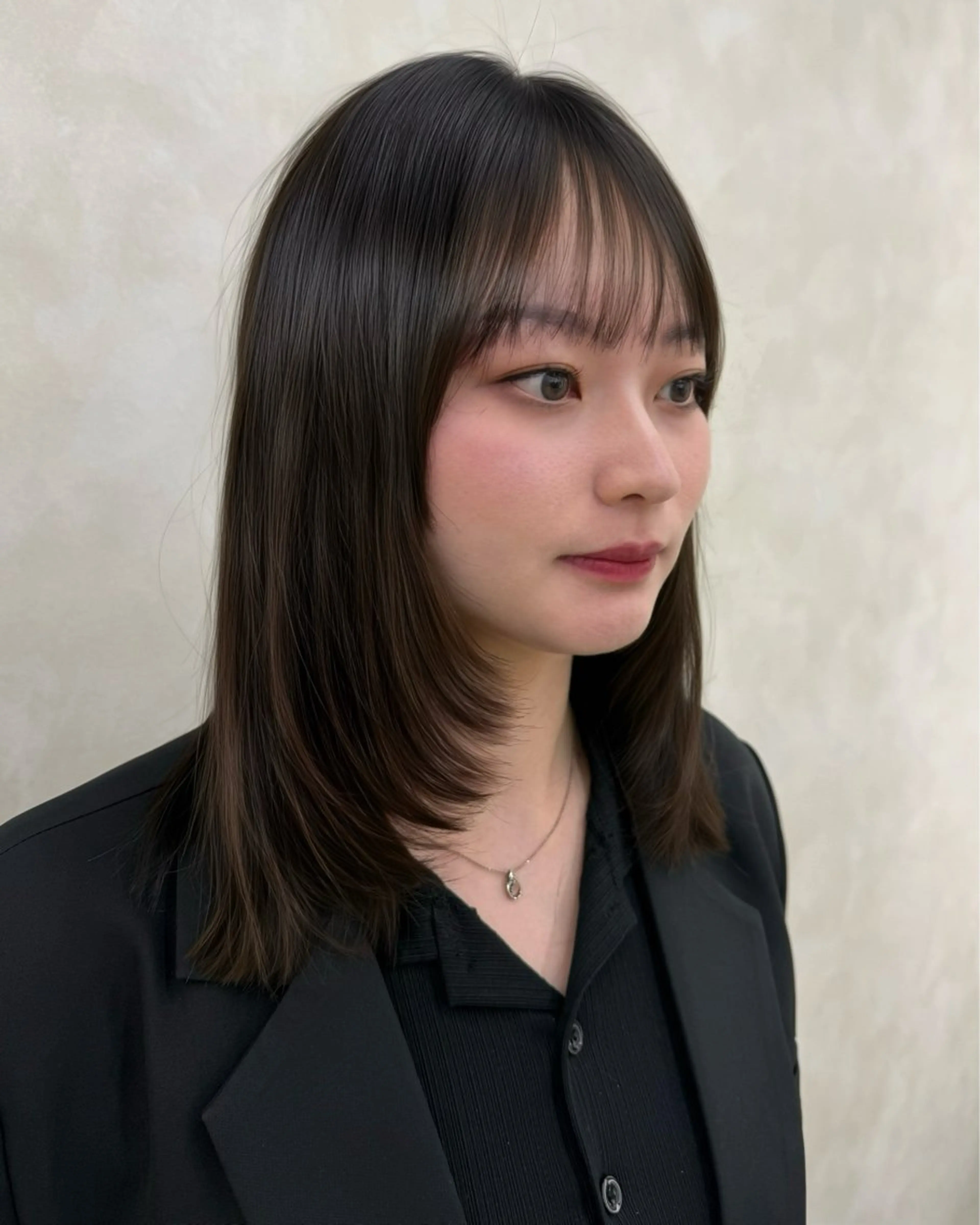 ミディアム ミディアムレイヤー レイヤーカット カット ヘアカラー レイヤー/縮毛矯正 /新宿/佐藤巧己✨のヘアスタイル