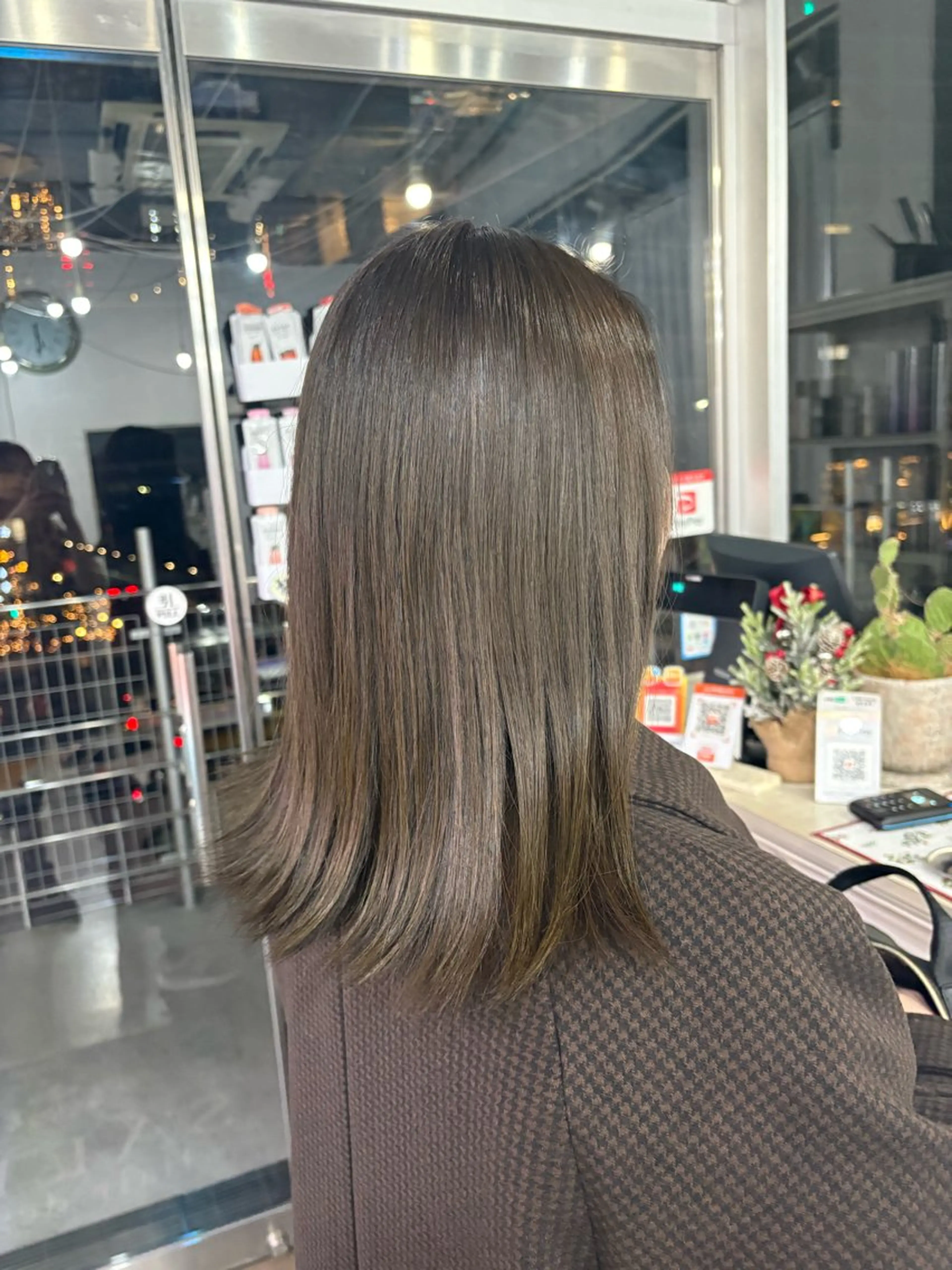 ミディアム カラー アッシュ ベージュカラー ヘアカラー SALTO hair design所属・SALTO すずのヘアスタイル