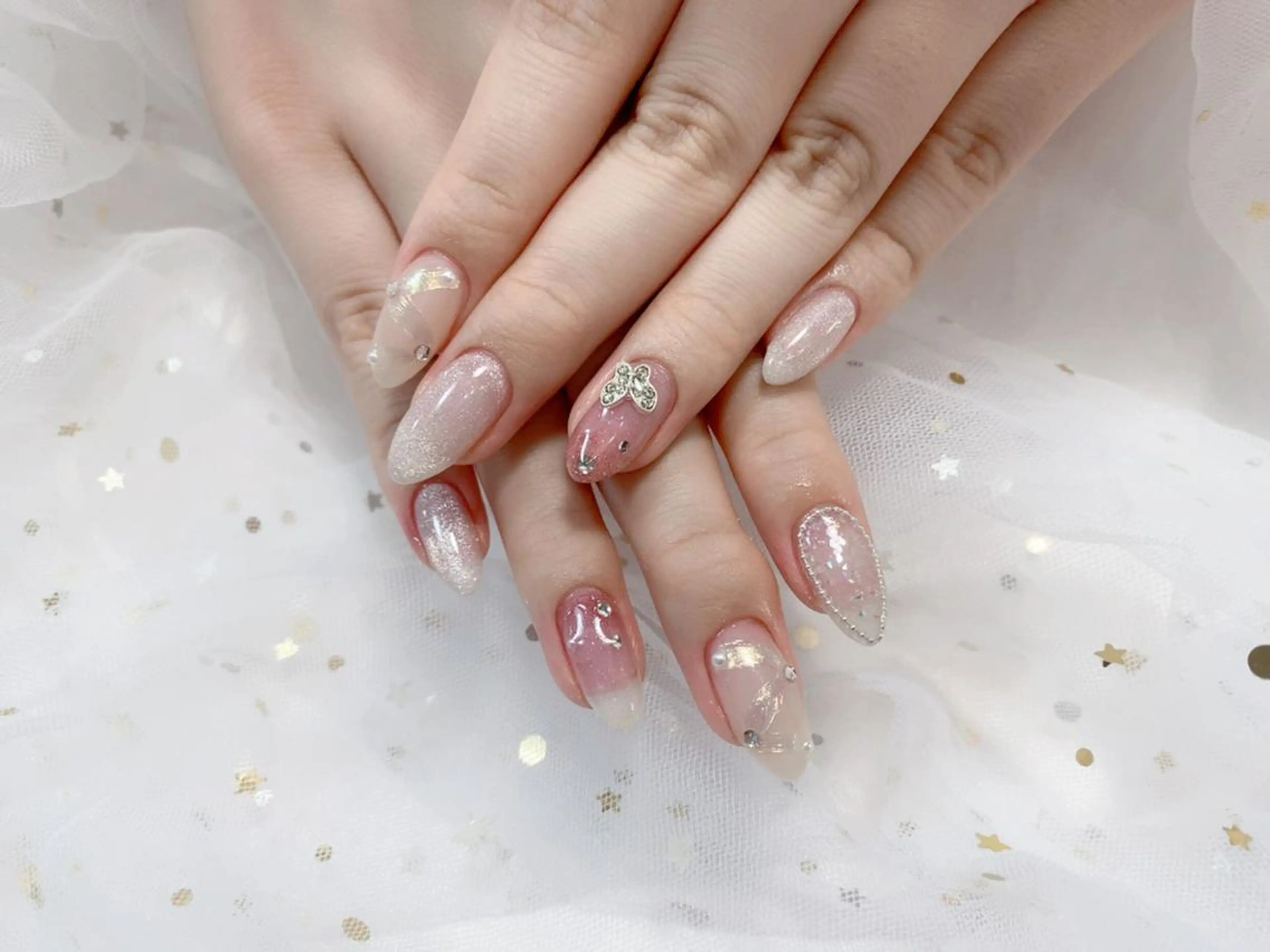 ネイル アートネイル ガーリー ピンク ストーンネイル ジョリ kasumi🌹💅のネイルデザイン